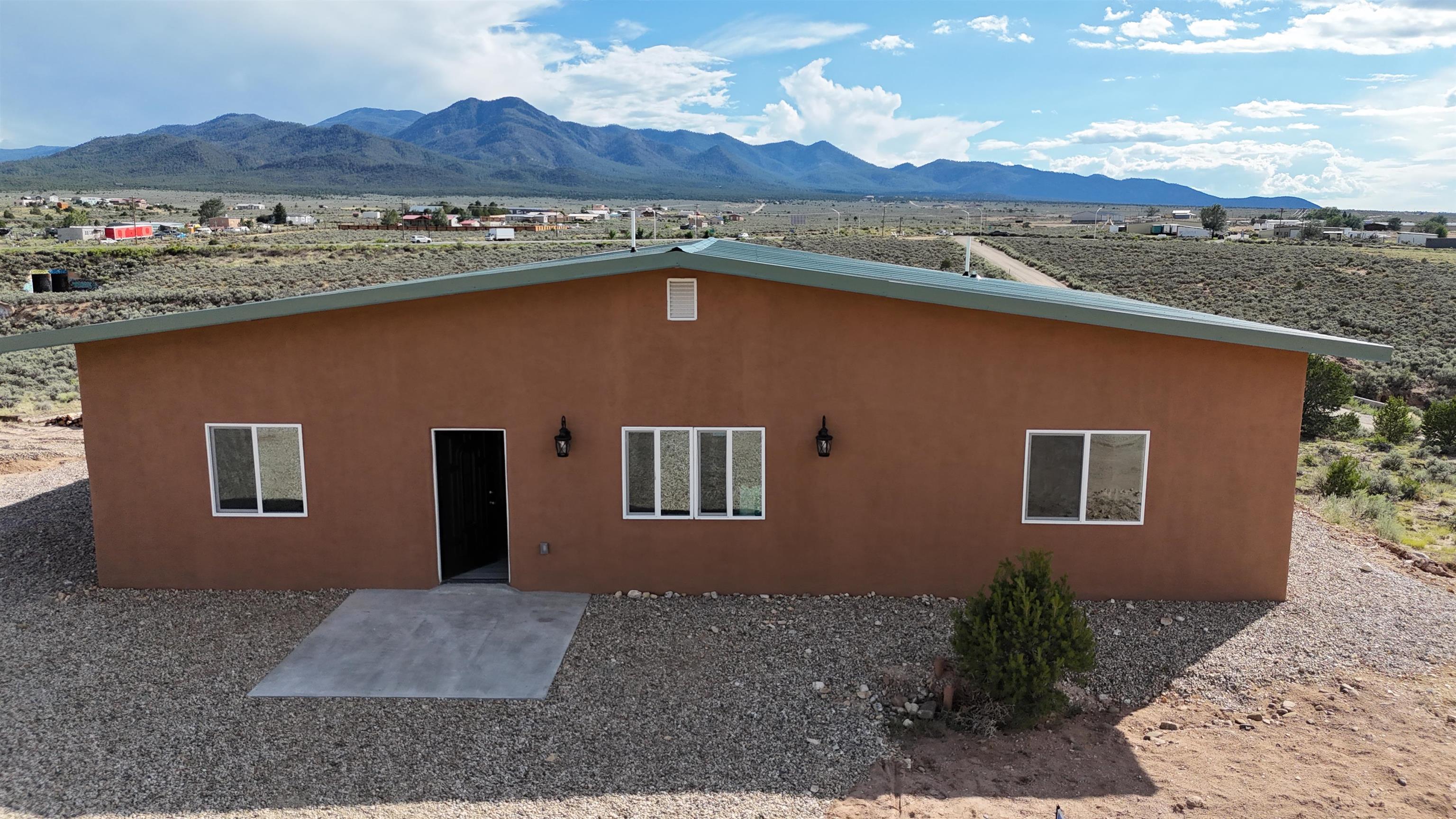 25 Sebastian Rd, Ranchos de Taos, New Mexico image 1