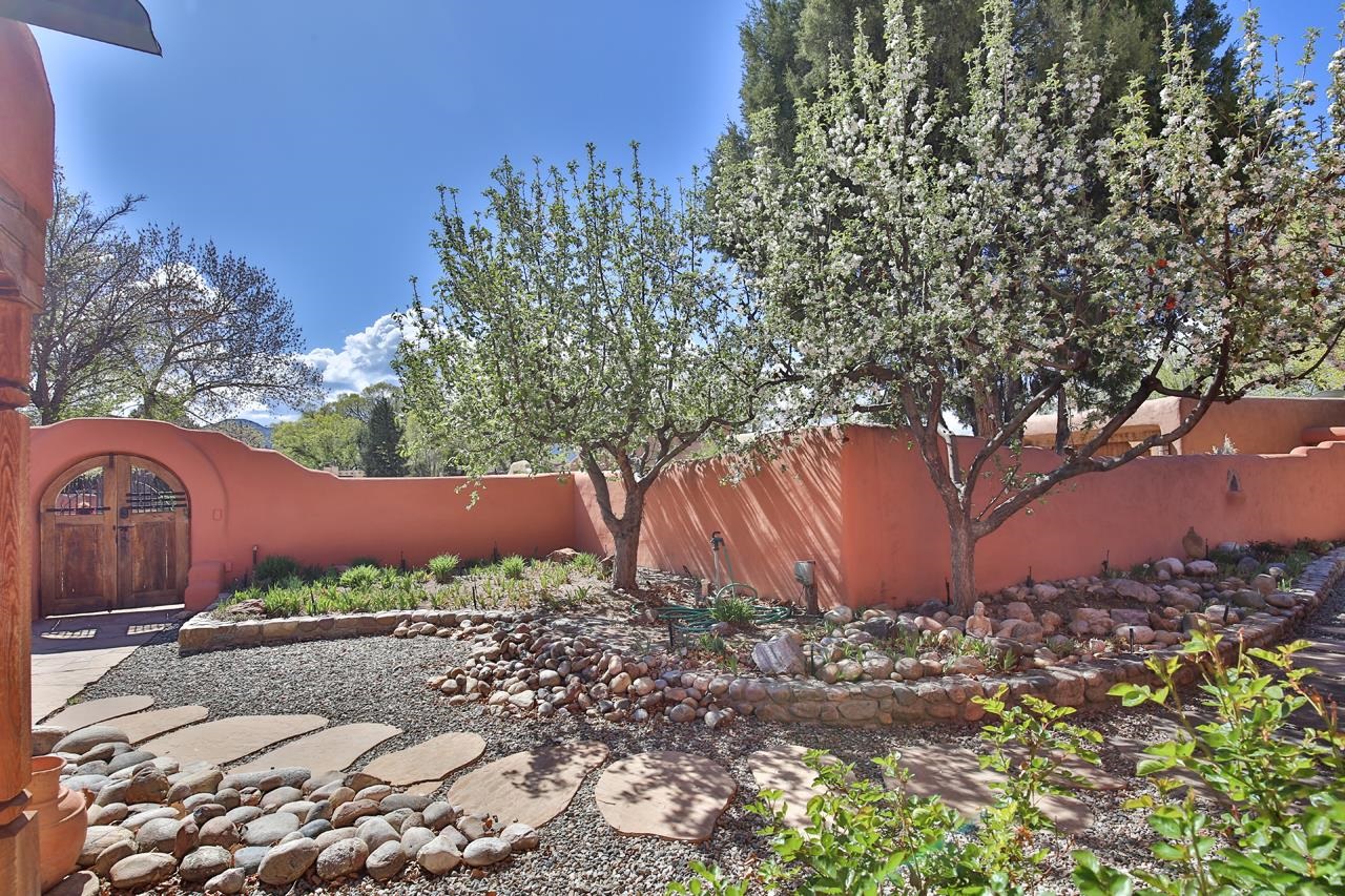 116 La Loma Plaza, Taos, New Mexico image 23