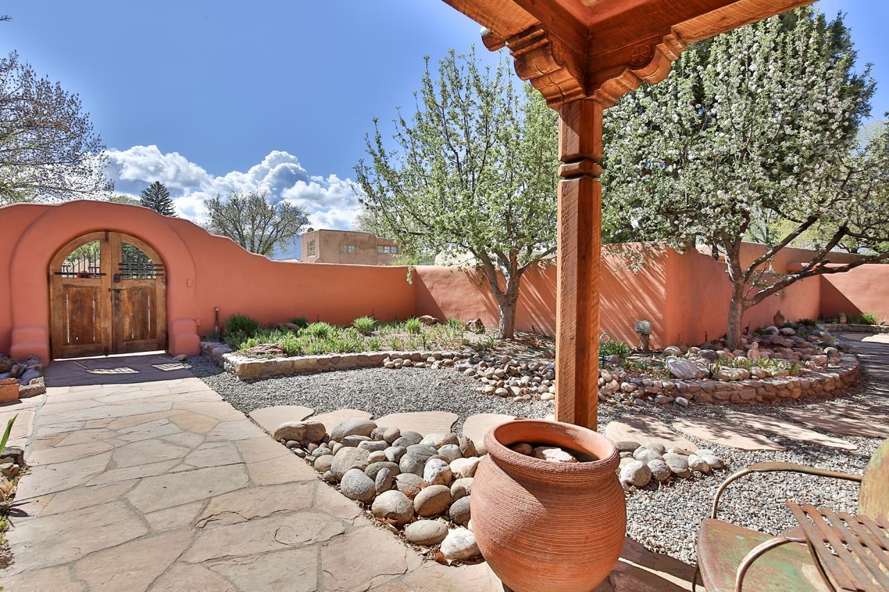 116 La Loma Plaza, Taos, New Mexico image 3