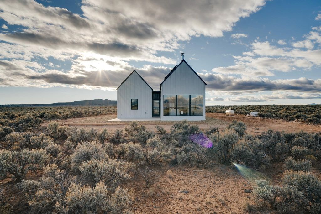 Photo of 8 Quonset Way, Carson, NM 87517 (MLS # 114629)