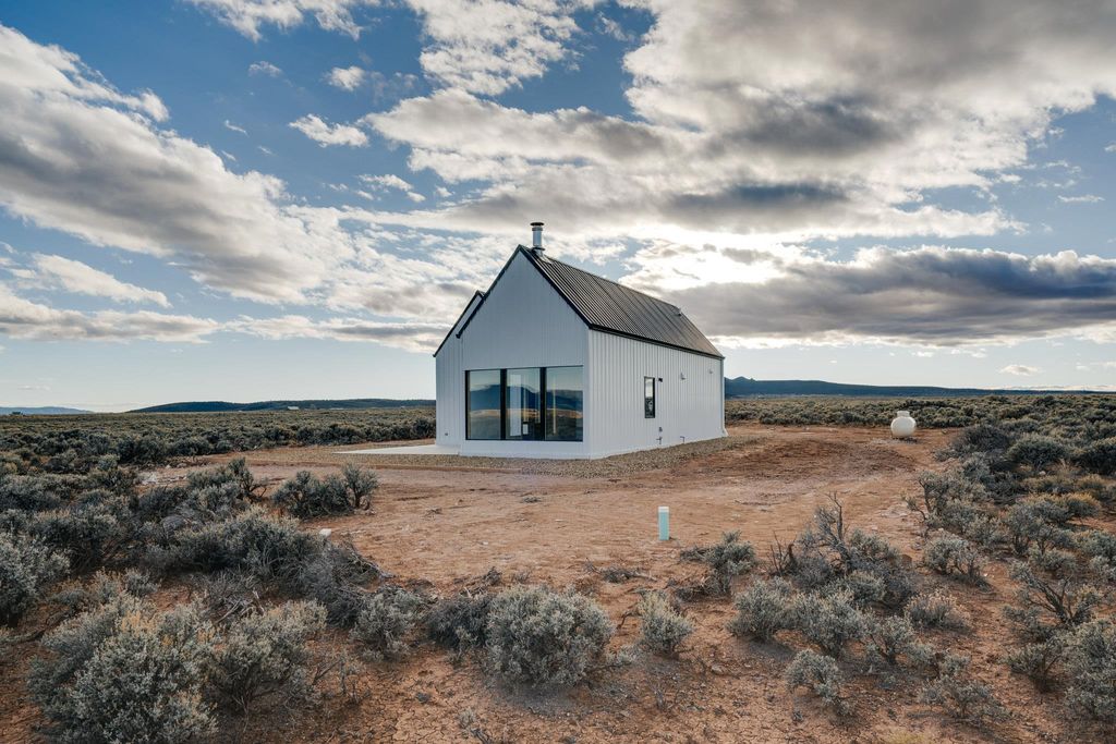 Photo of 8 Quonset Way, Carson, NM 87517 (MLS # 114629)