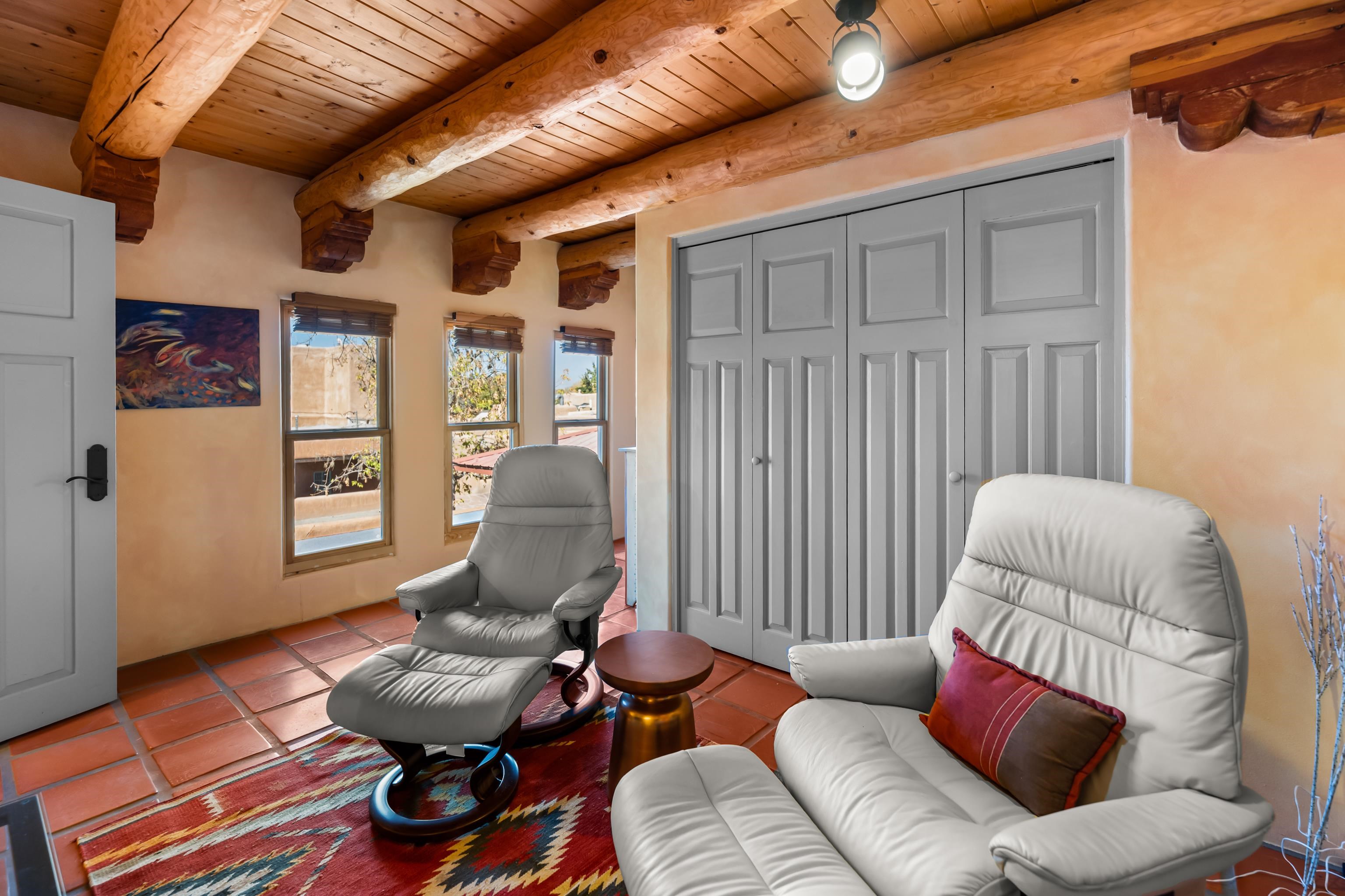 Taos, New Mexico 87571, United States, 3 Bedrooms Bedrooms, ,3 BathroomsBathrooms,Residential,Active,232448