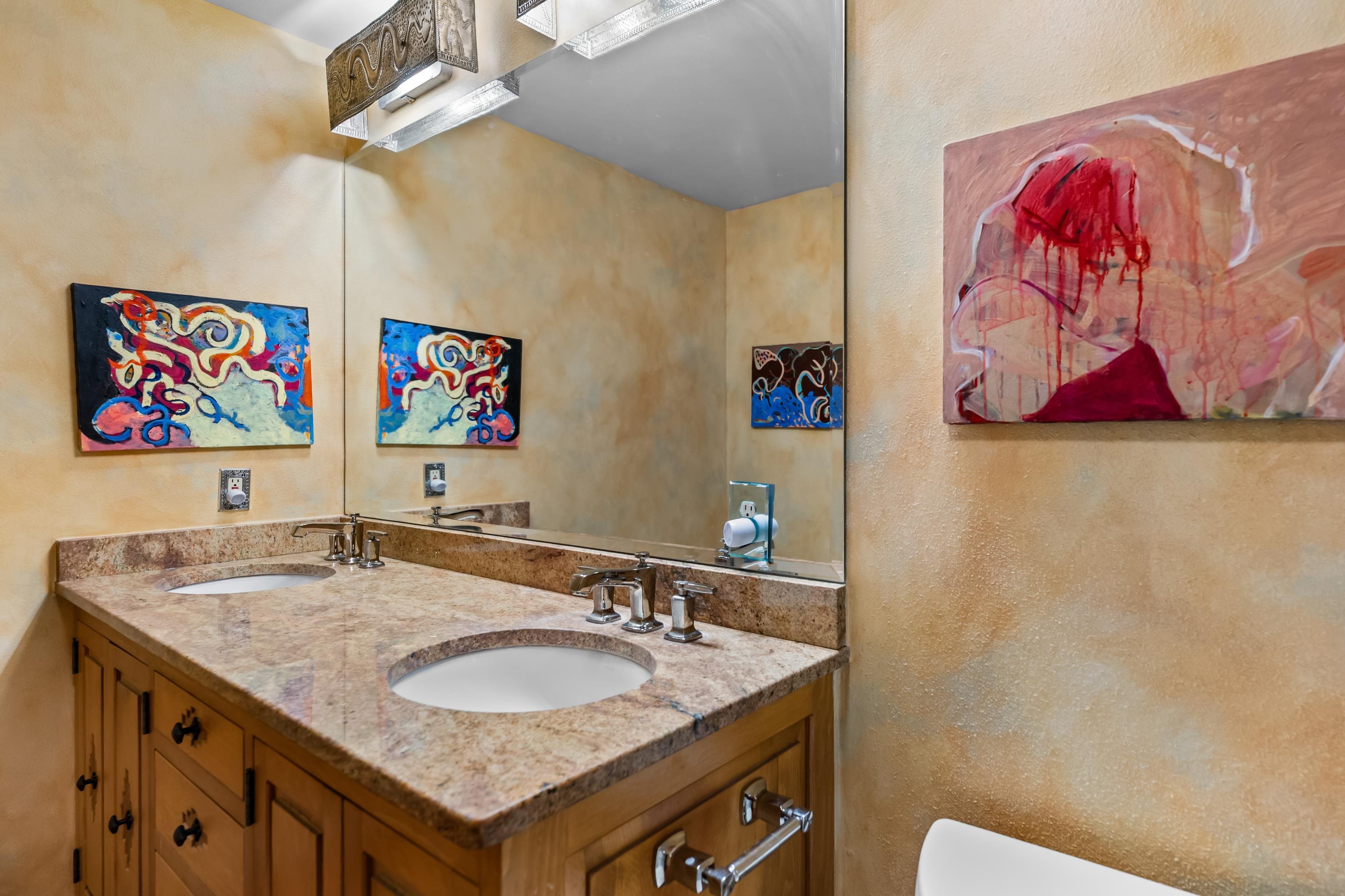 Taos, New Mexico 87571, United States, 3 Bedrooms Bedrooms, ,3 BathroomsBathrooms,Residential,Active,232448