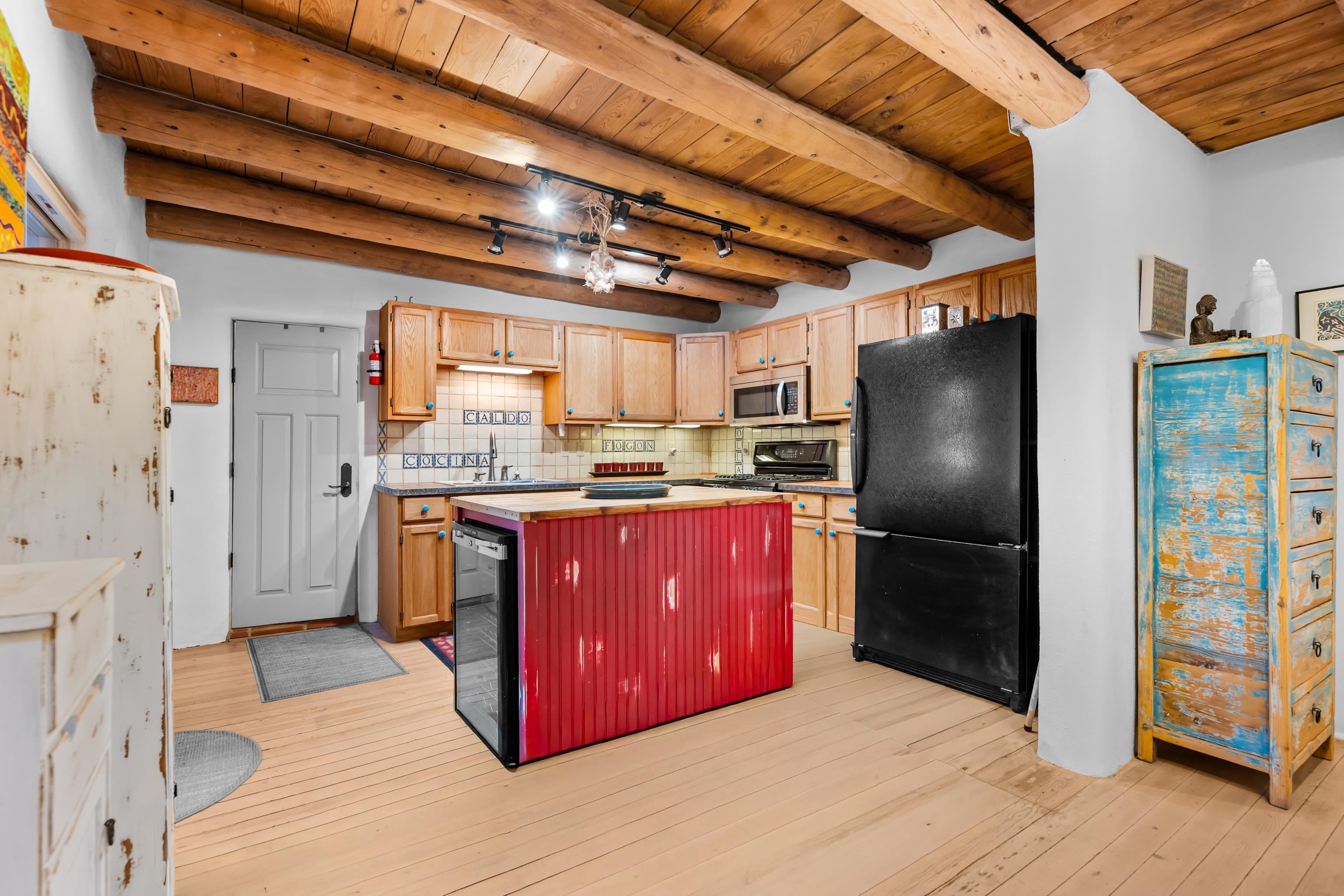 Taos, New Mexico 87571, United States, 3 Bedrooms Bedrooms, ,3 BathroomsBathrooms,Residential,Active,232448