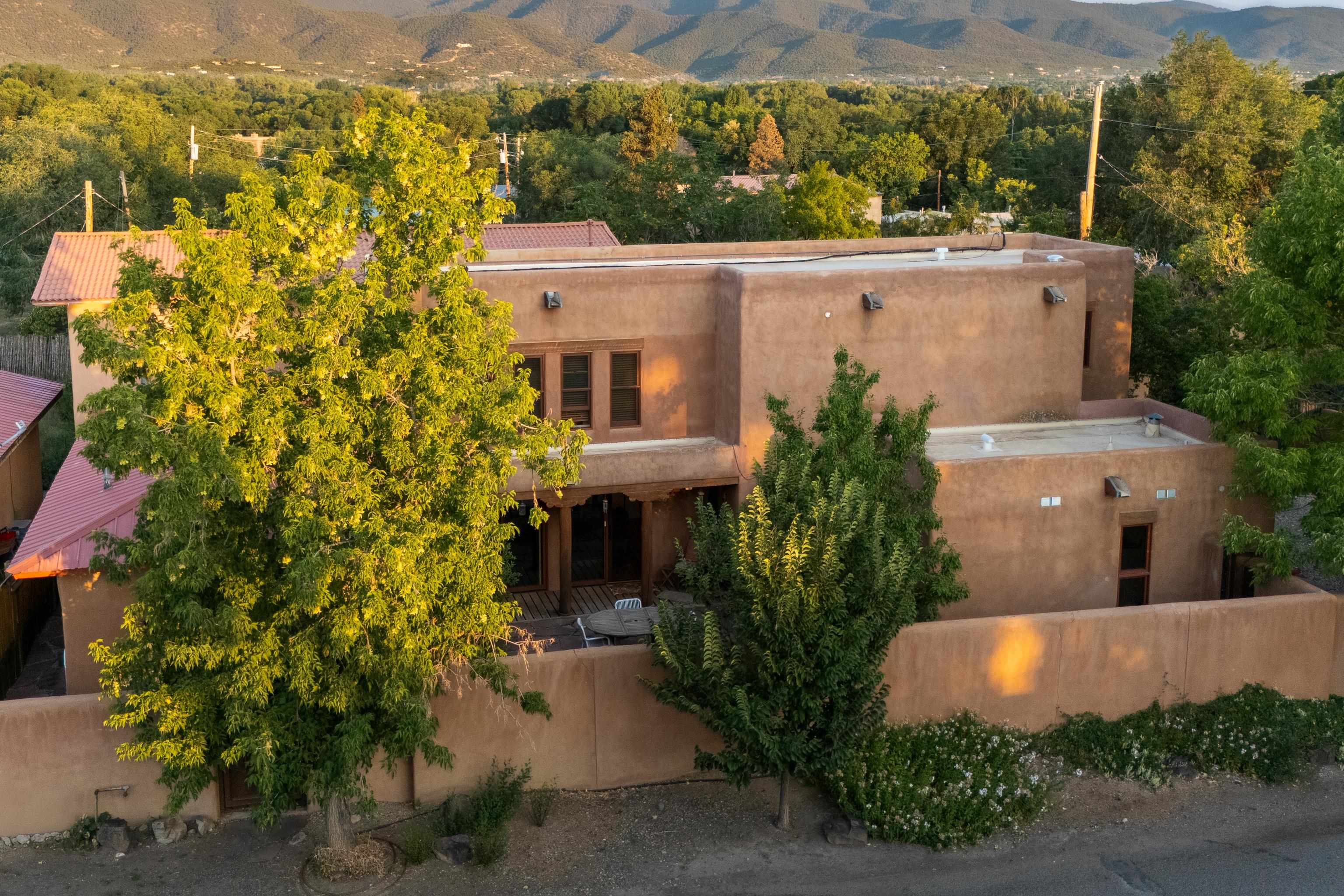 Taos, New Mexico 87571, United States, 3 Bedrooms Bedrooms, ,3 BathroomsBathrooms,Residential,Active,232448