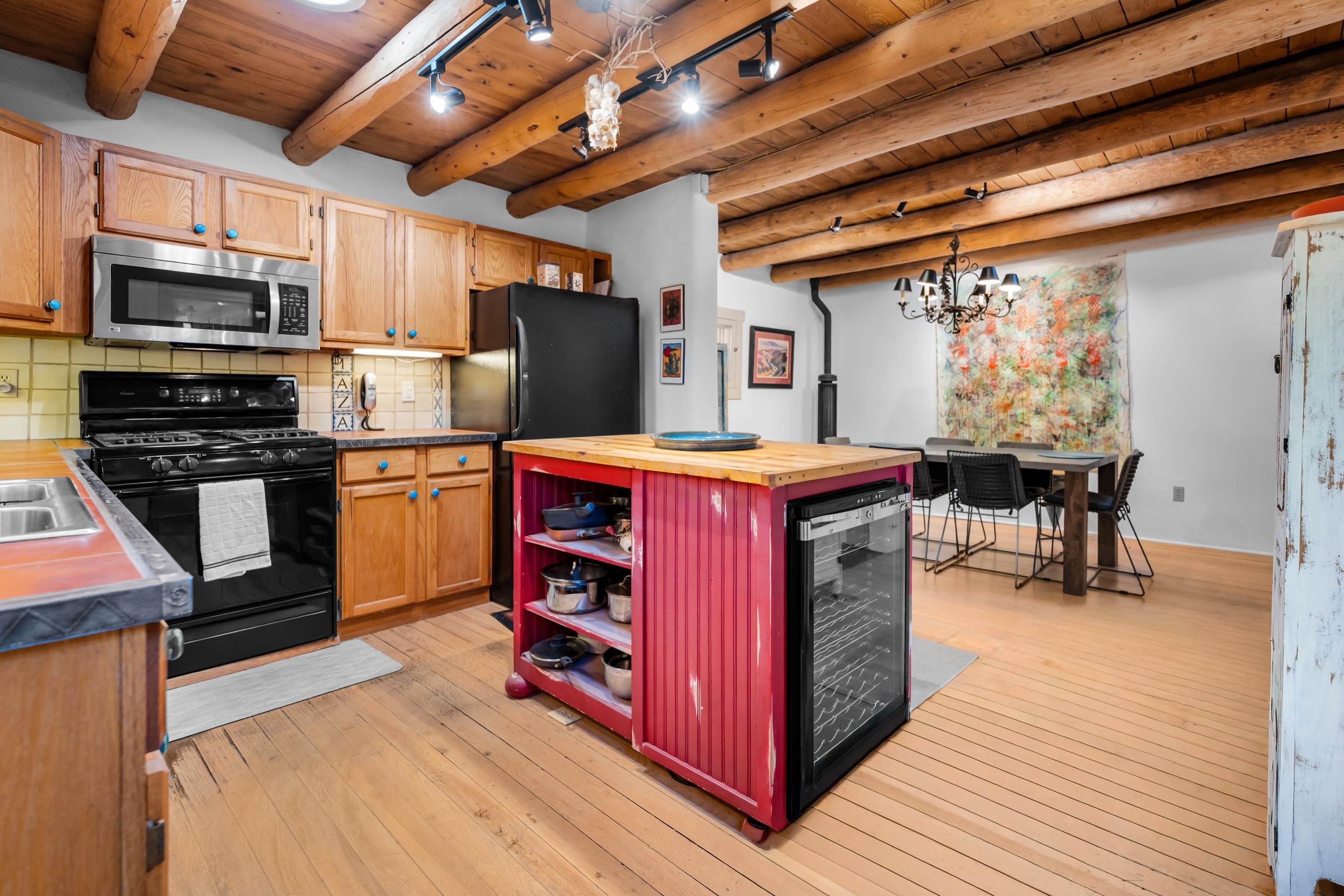 Taos, New Mexico 87571, United States, 3 Bedrooms Bedrooms, ,3 BathroomsBathrooms,Residential,Active,232448