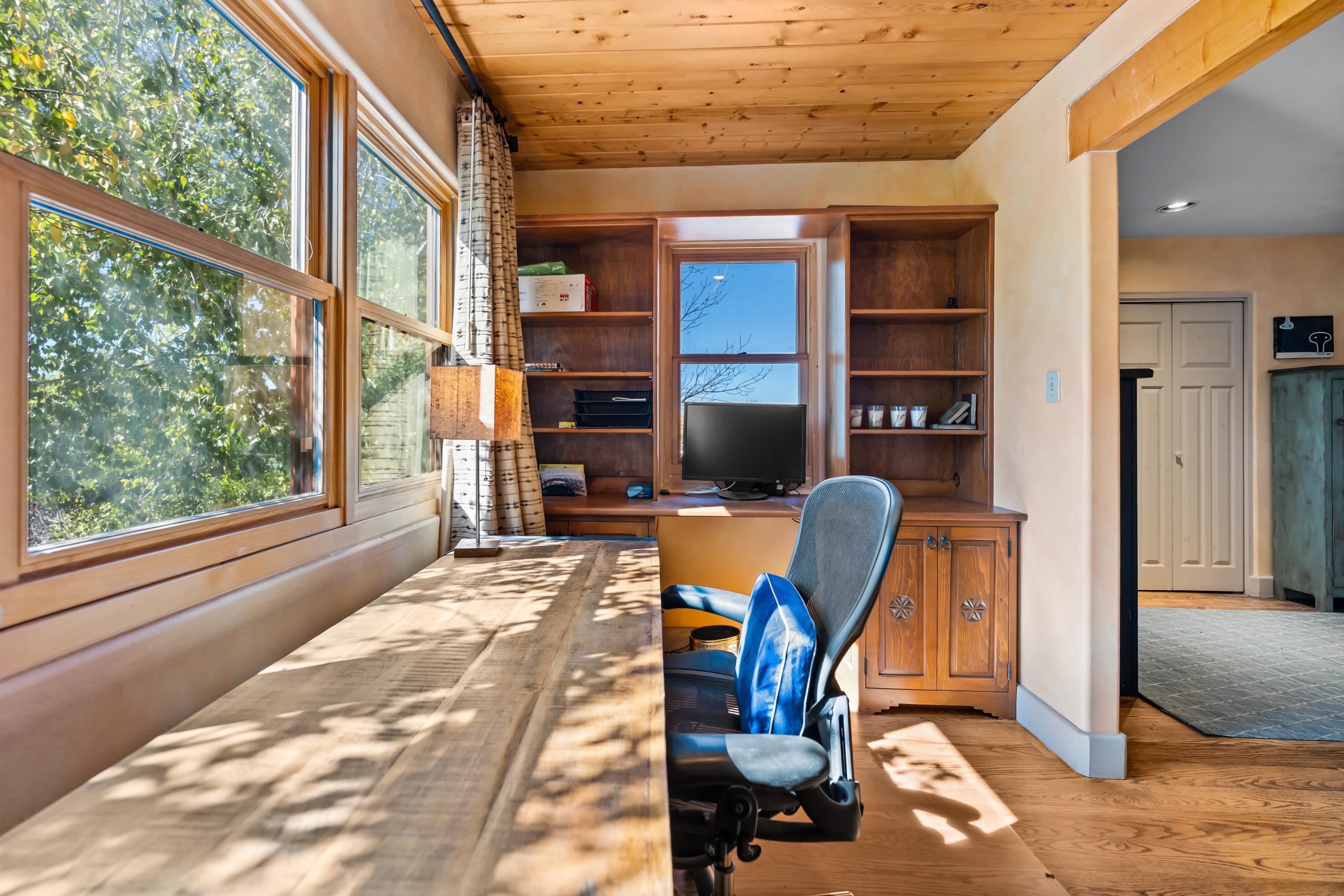 Taos, New Mexico 87571, United States, 3 Bedrooms Bedrooms, ,3 BathroomsBathrooms,Residential,Active,232448