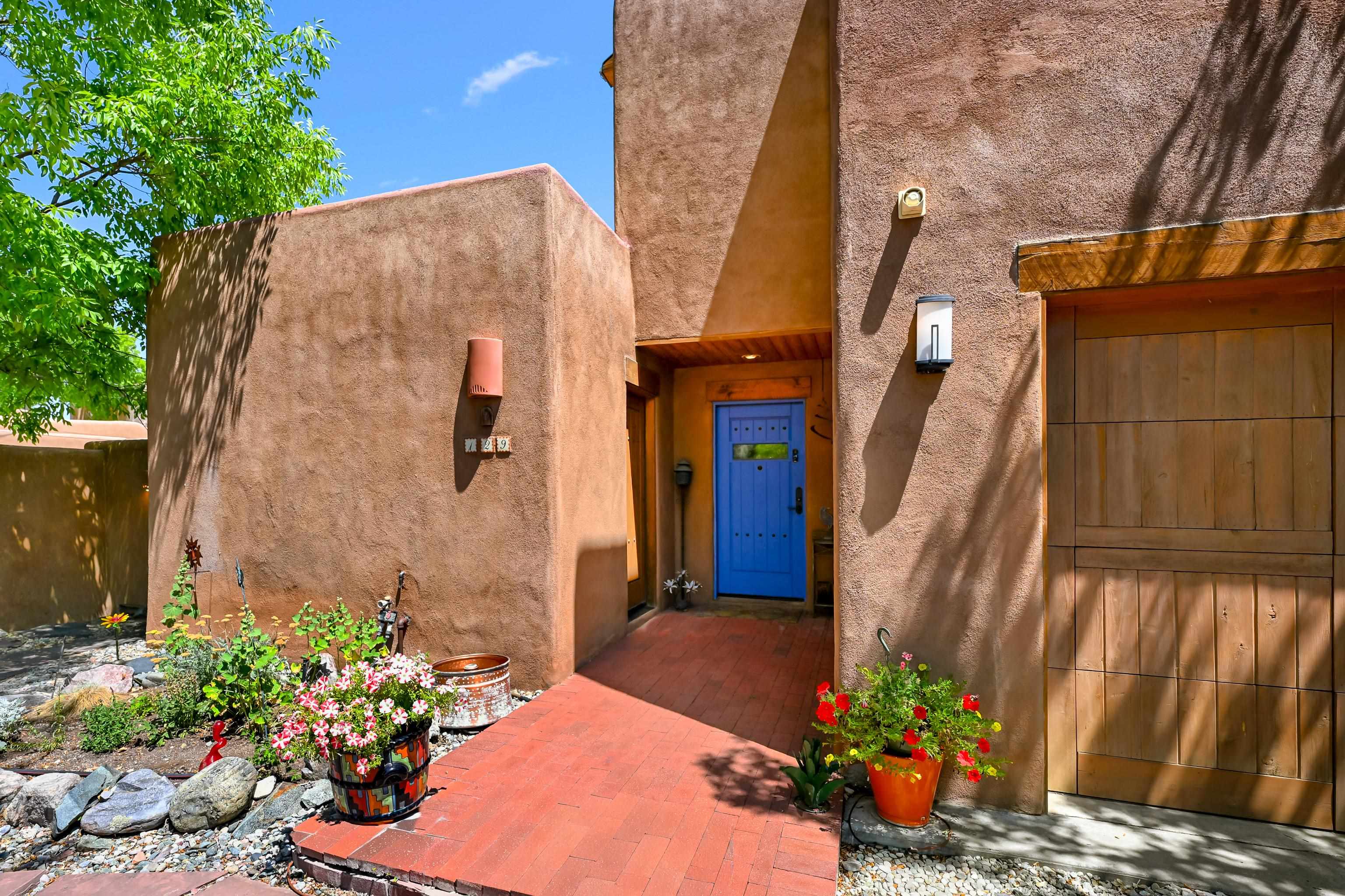 Taos, New Mexico 87571, United States, 3 Bedrooms Bedrooms, ,3 BathroomsBathrooms,Residential,Active,232448