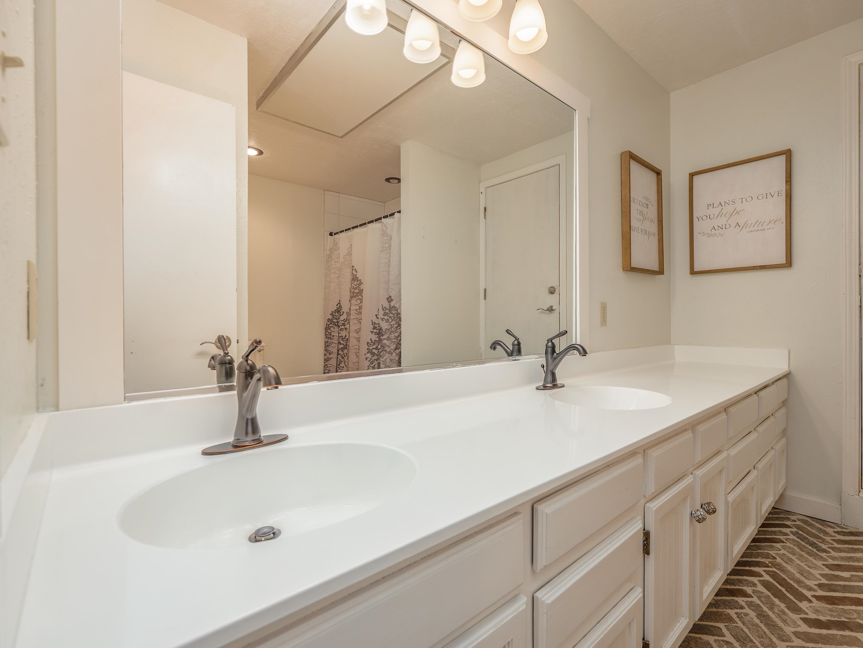 Angel Fire, New Mexico 87710, United States, 4 Bedrooms Bedrooms, ,4 BathroomsBathrooms,Residential,Active,158555