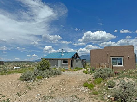 Photo of 620 Tune Drive, Arroyo Hondo, NM 87513 (MLS # 113608)