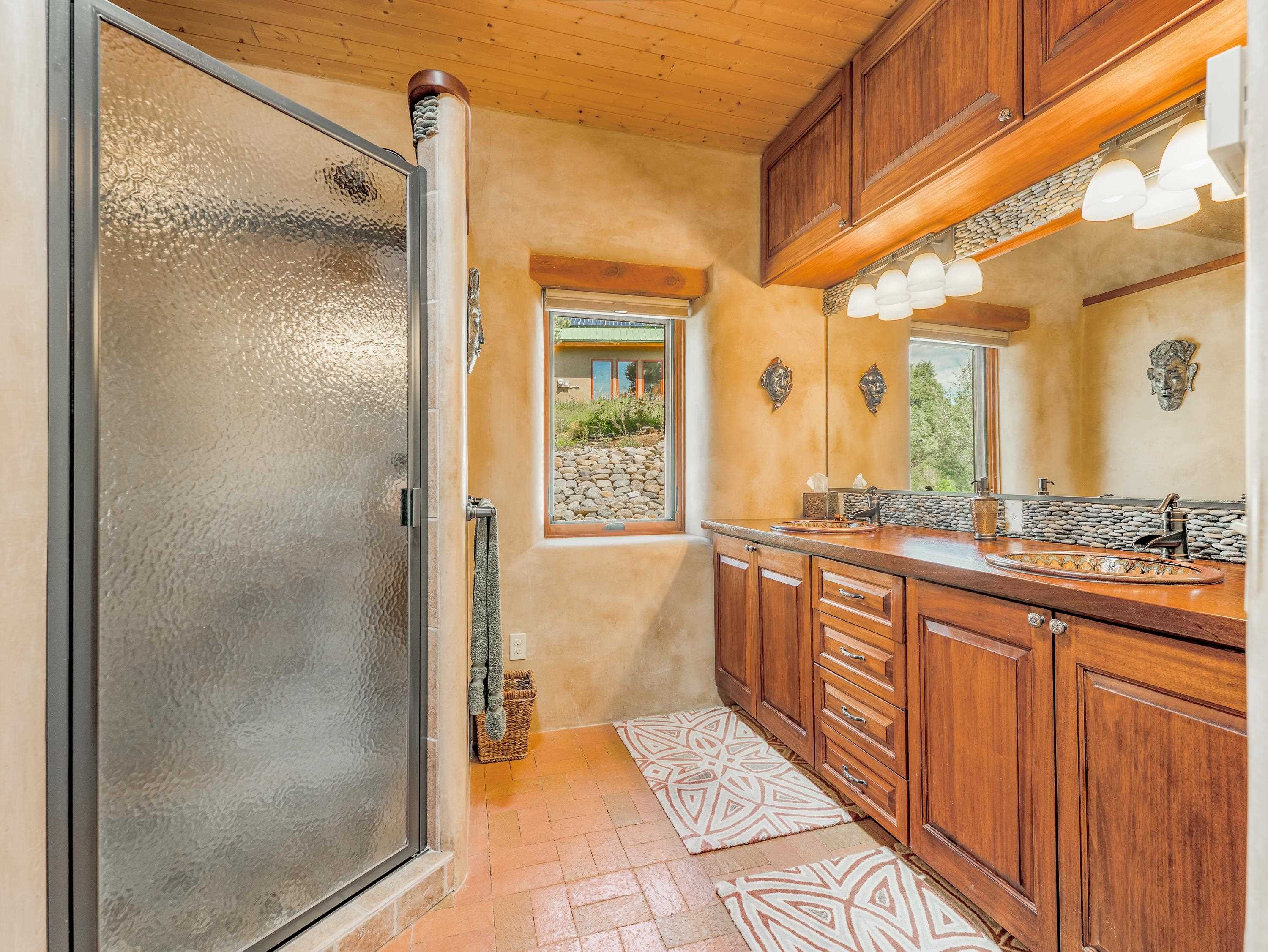 Valdez, New Mexico 87580, United States, 3 Bedrooms Bedrooms, ,2 BathroomsBathrooms,Residential,Active,208802