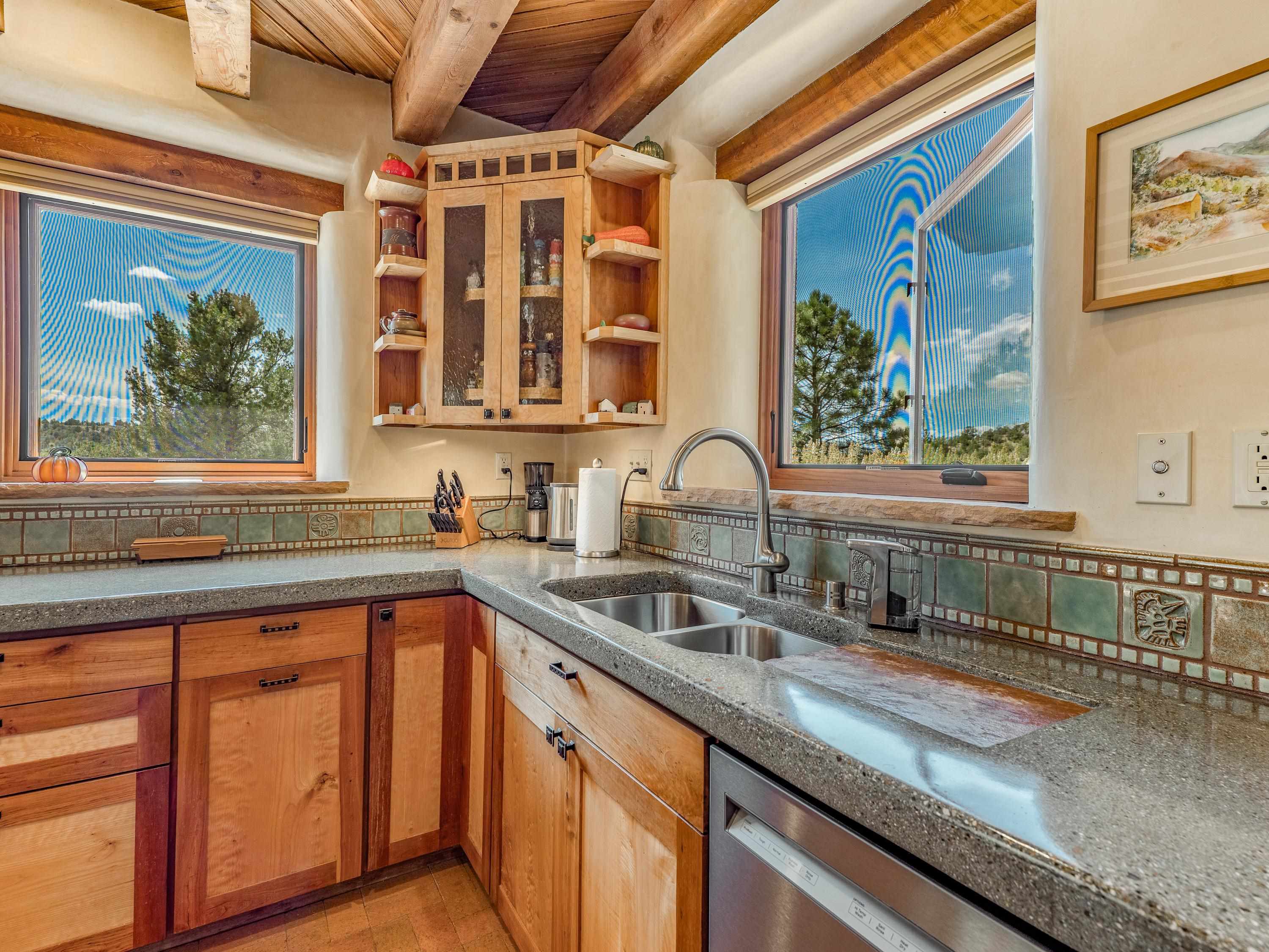 Valdez, New Mexico 87580, United States, 3 Bedrooms Bedrooms, ,2 BathroomsBathrooms,Residential,Active,208802