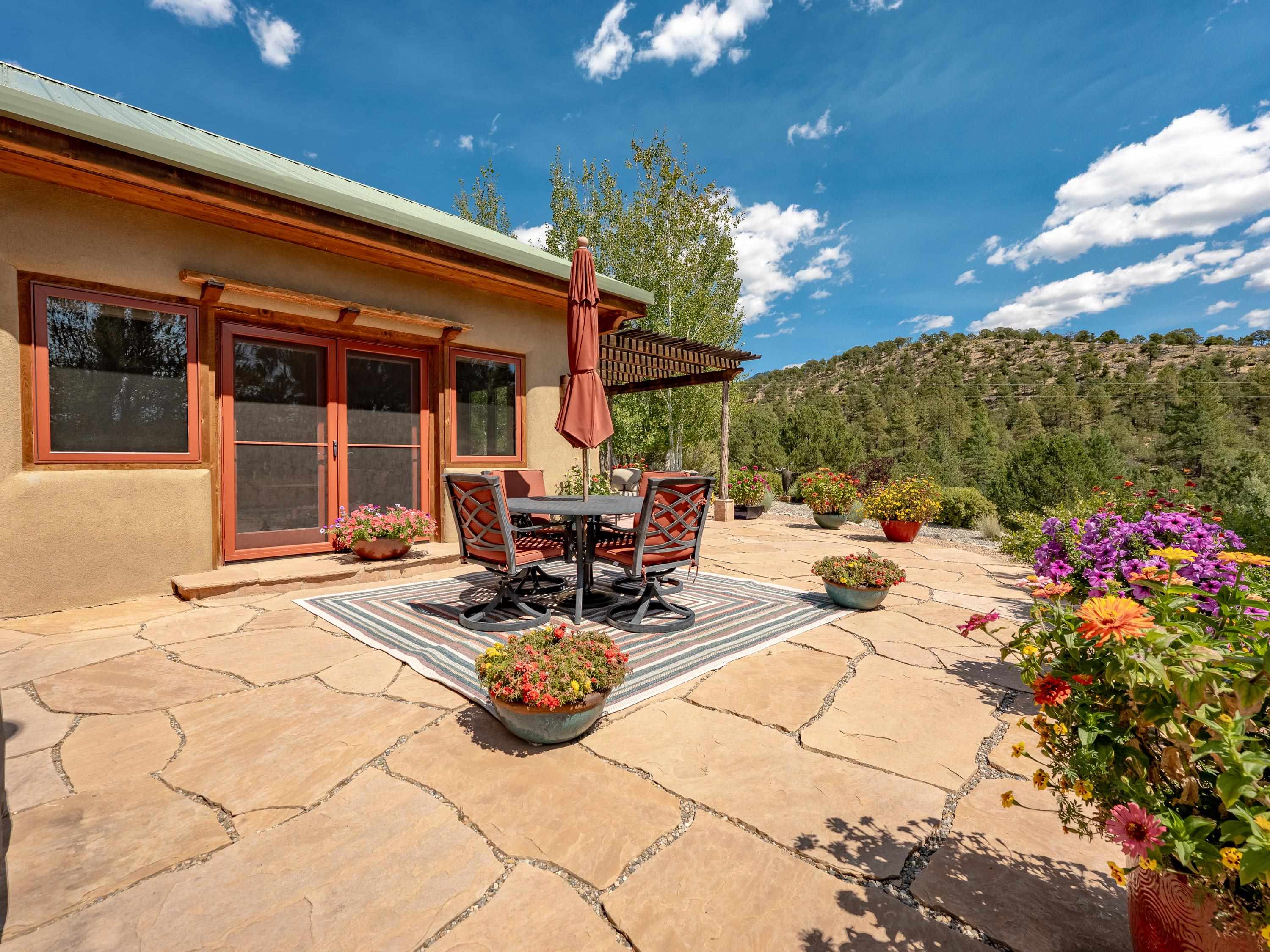 Valdez, New Mexico 87580, United States, 3 Bedrooms Bedrooms, ,2 BathroomsBathrooms,Residential,Active,208802