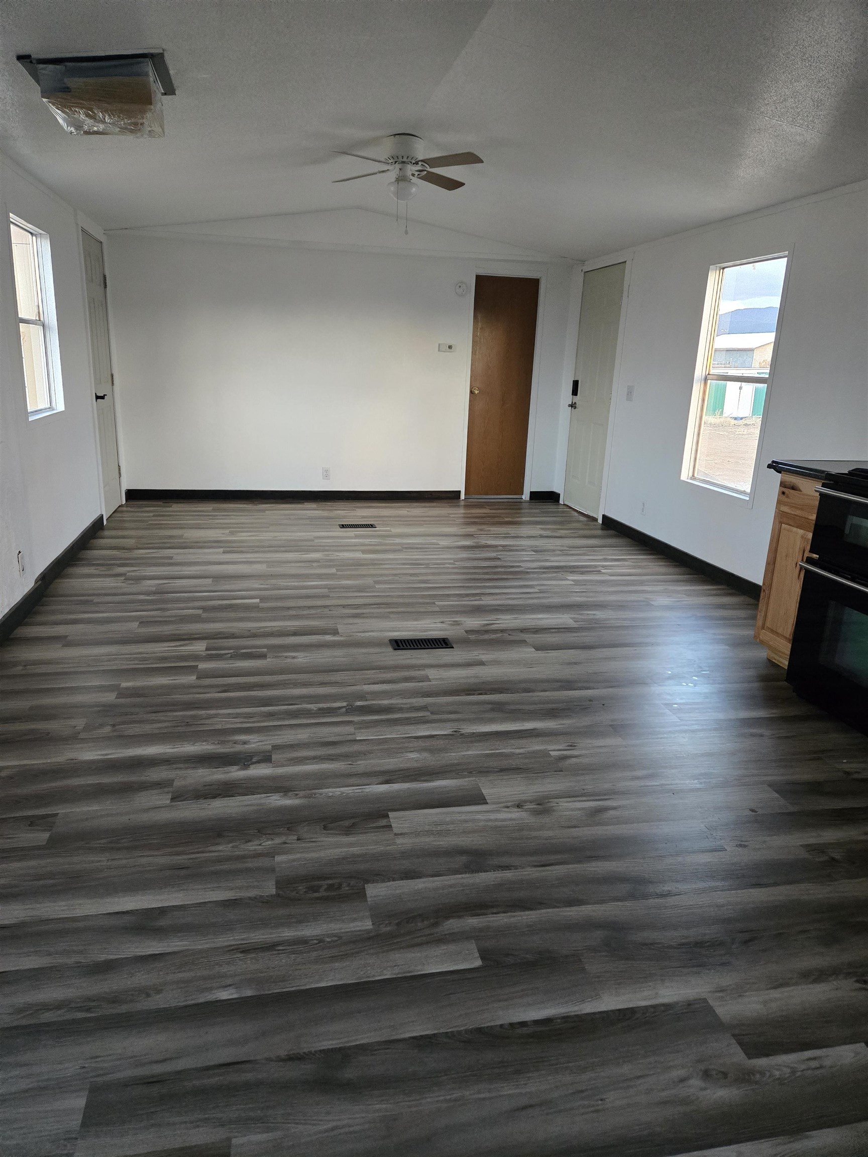 Ranchos De Taos, New Mexico 87557, United States, 3 Bedrooms Bedrooms, ,1 BathroomBathrooms,Residential,Active,235442