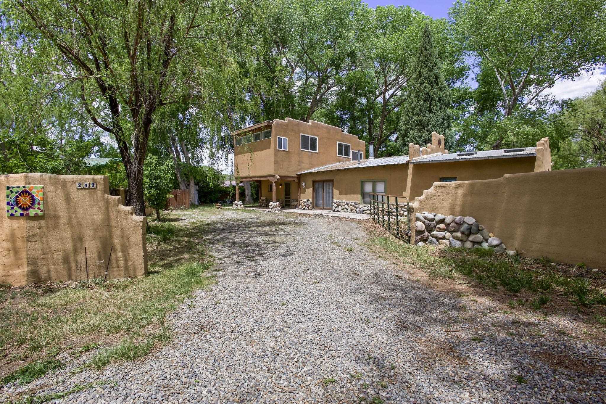 212 Peralta Street, Taos, New Mexico image 1