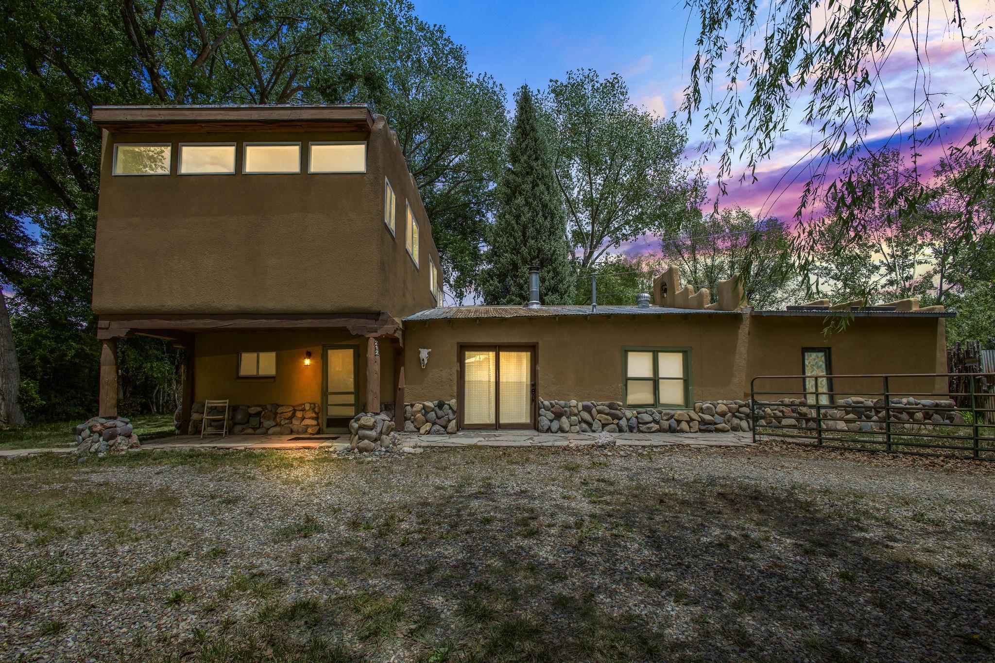212 Peralta Street, Taos, New Mexico image 2