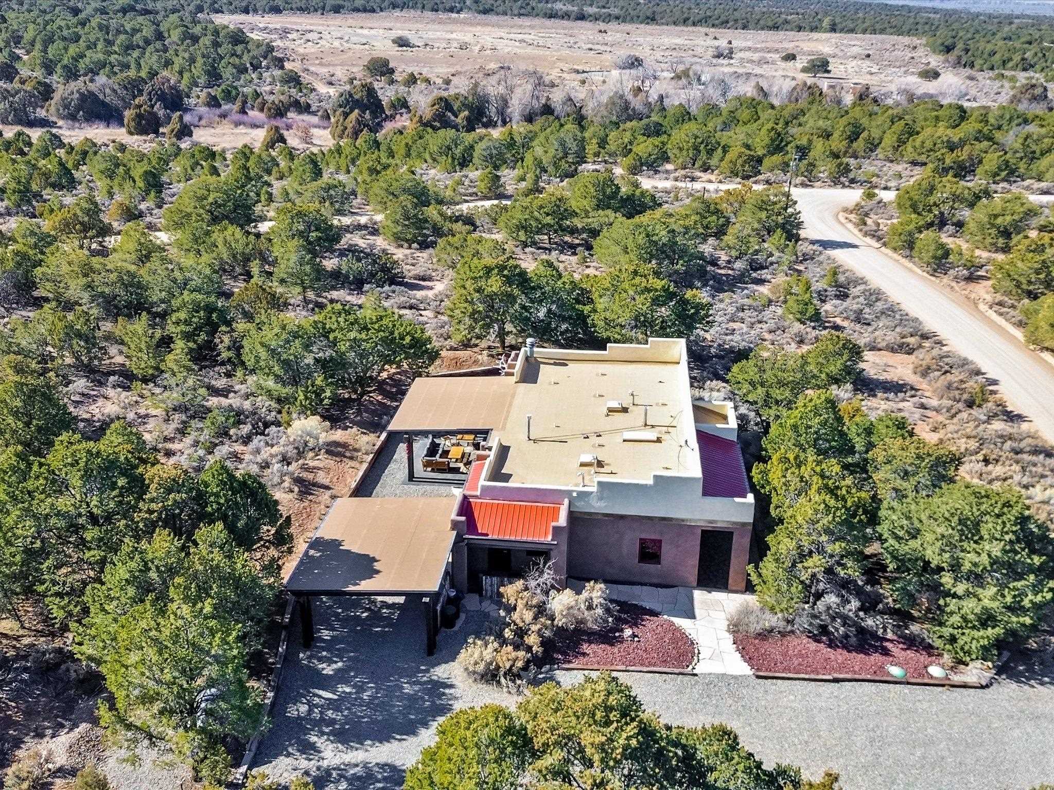 99 Stakeout Drive, Ranchos de Taos, New Mexico image 31