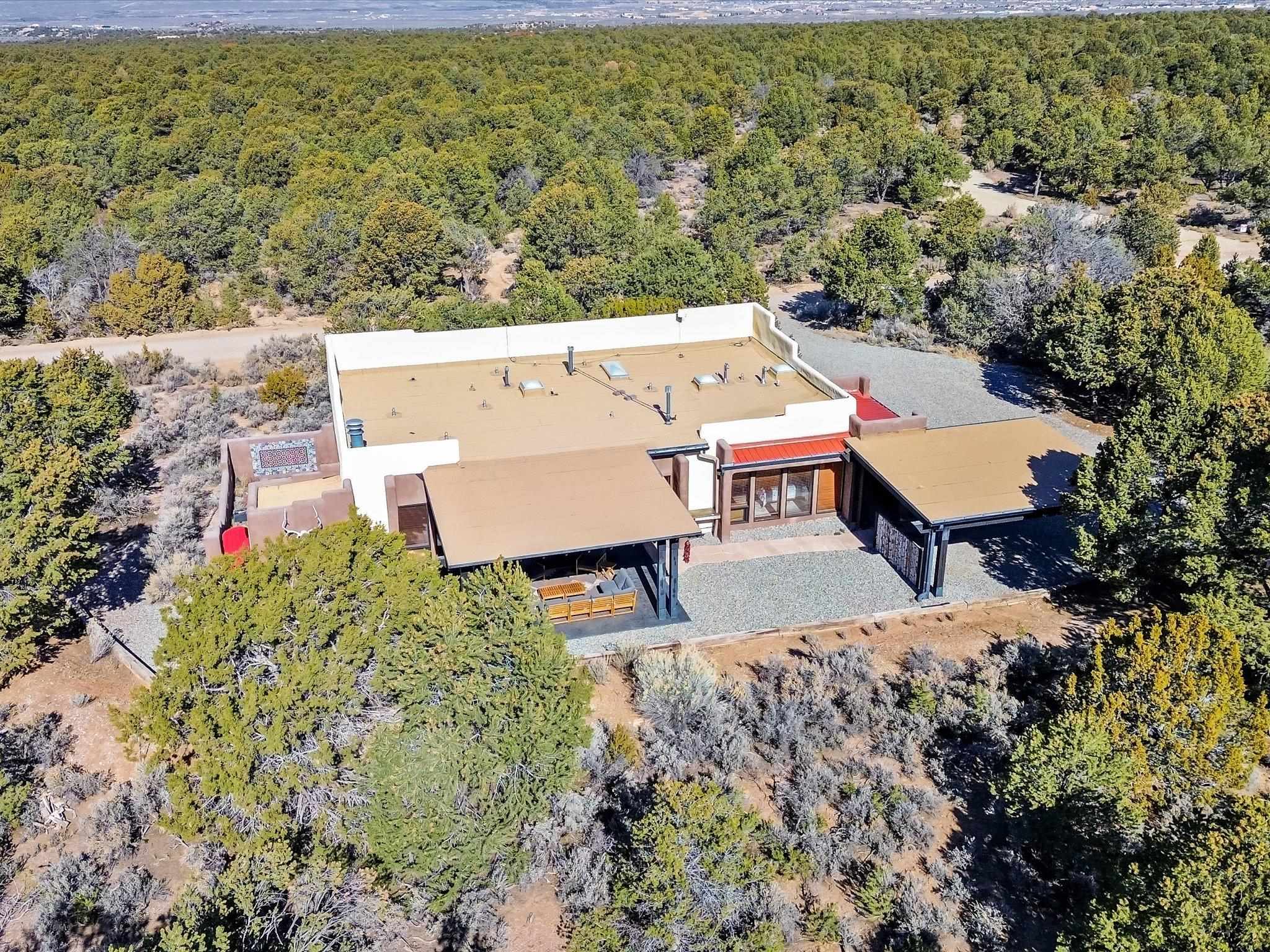 99 Stakeout Drive, Ranchos de Taos, New Mexico image 32