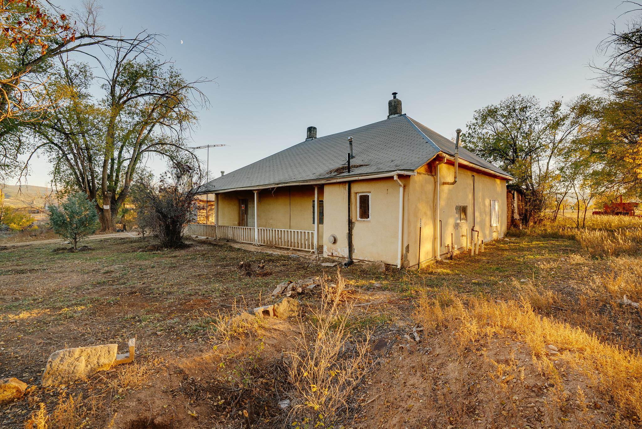 Ranchos De Taos, New Mexico 87557, United States, 2 Bedrooms Bedrooms, ,1 BathroomBathrooms,Residential,Active,236005
