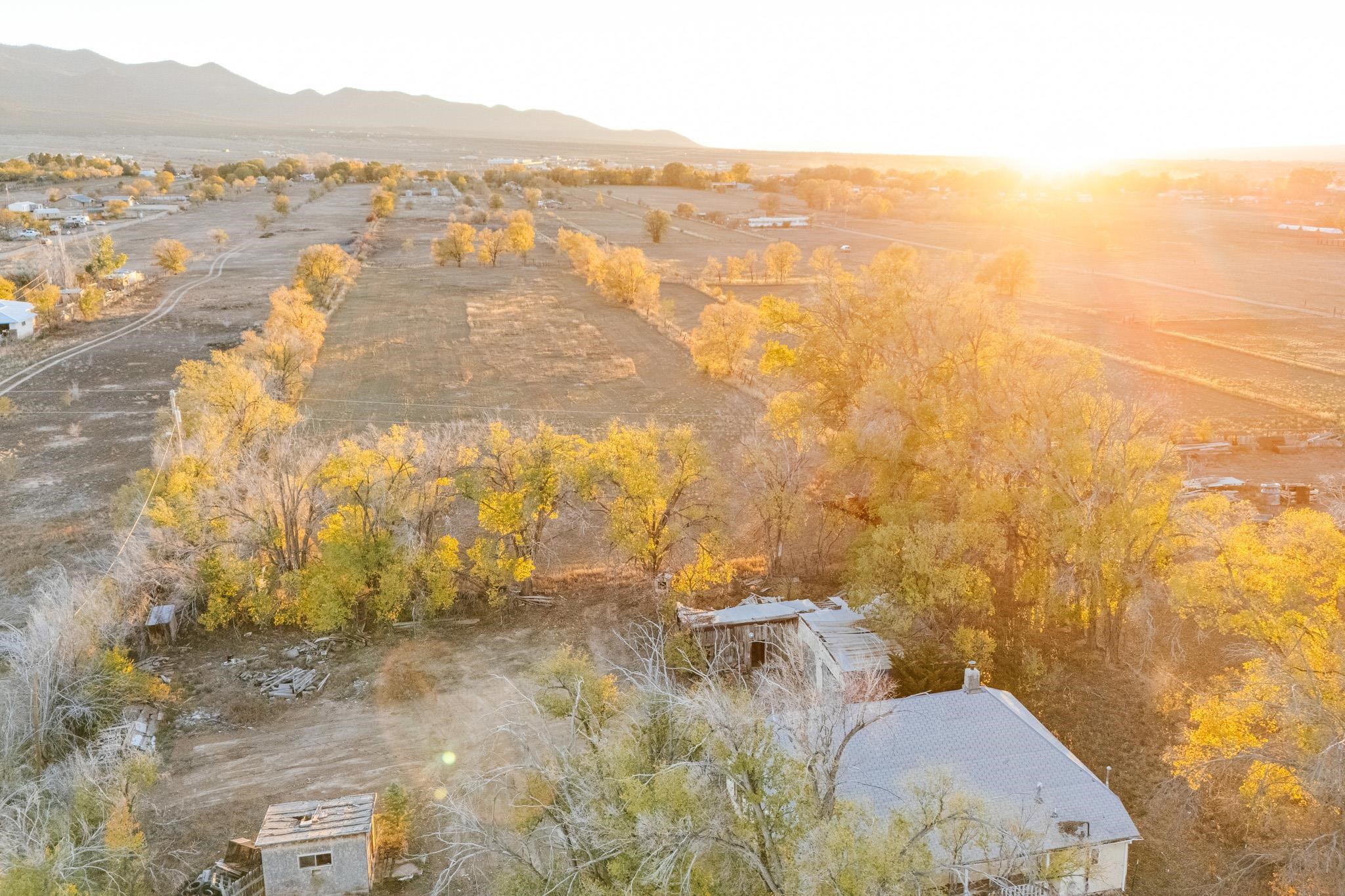 Ranchos De Taos, New Mexico 87557, United States, 2 Bedrooms Bedrooms, ,1 BathroomBathrooms,Residential,Active,236005