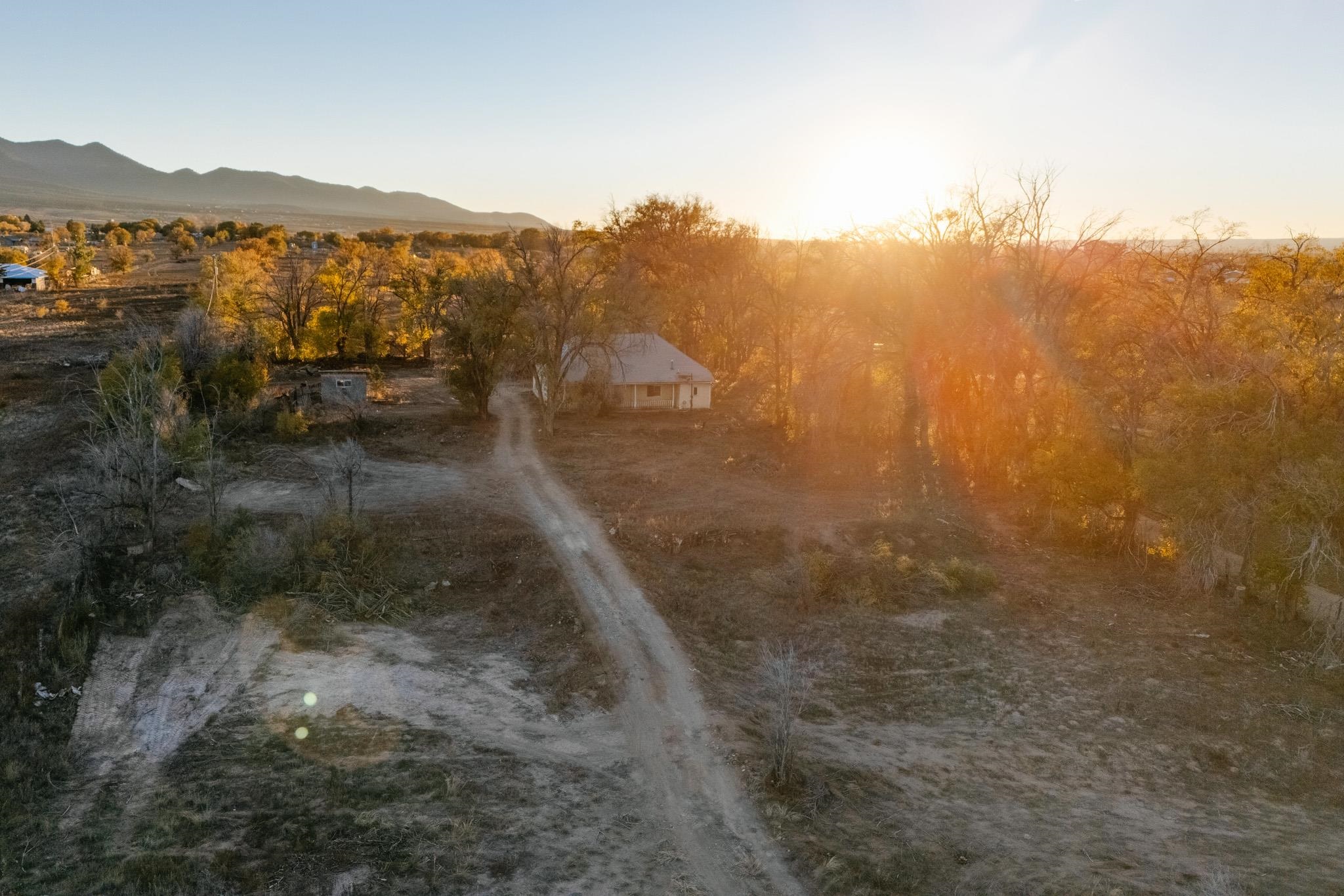 Ranchos De Taos, New Mexico 87557, United States, 2 Bedrooms Bedrooms, ,1 BathroomBathrooms,Residential,Active,236005