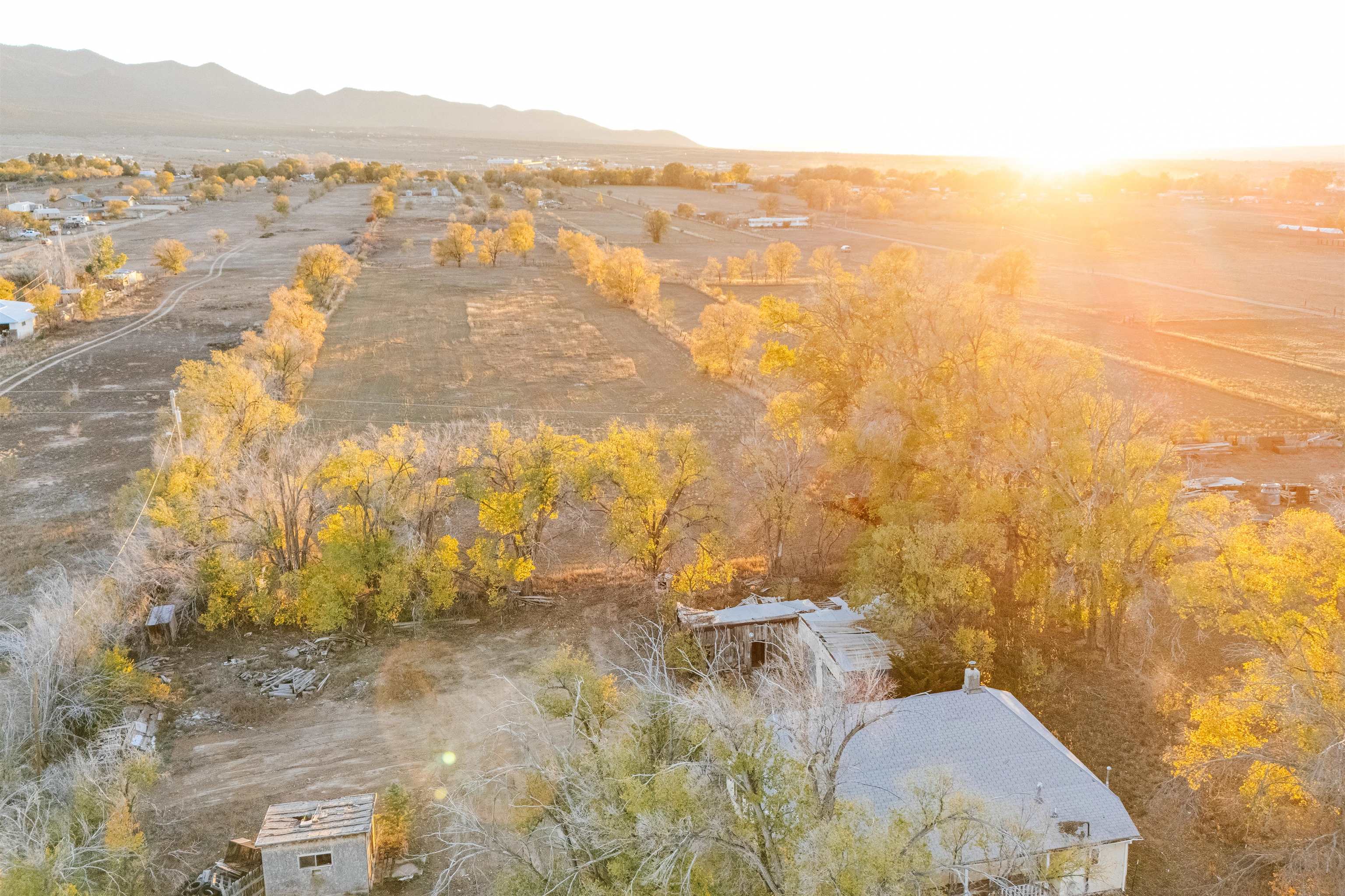 Ranchos De Taos, New Mexico 87557, United States, 2 Bedrooms Bedrooms, ,1 BathroomBathrooms,Residential,Active,236005