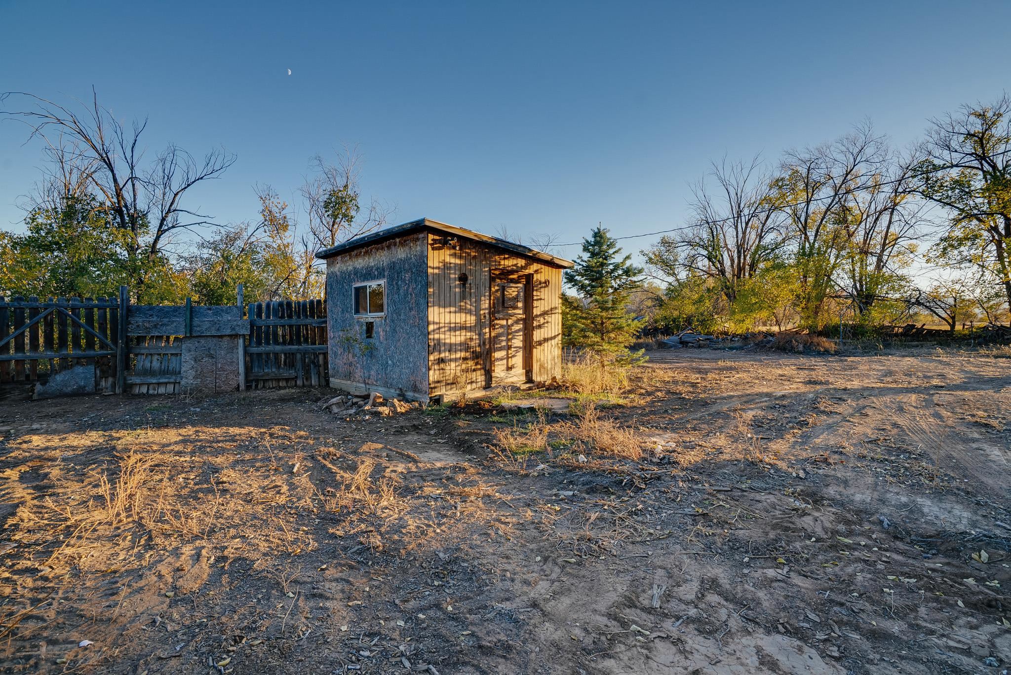 Ranchos De Taos, New Mexico 87557, United States, 2 Bedrooms Bedrooms, ,1 BathroomBathrooms,Residential,Active,236005