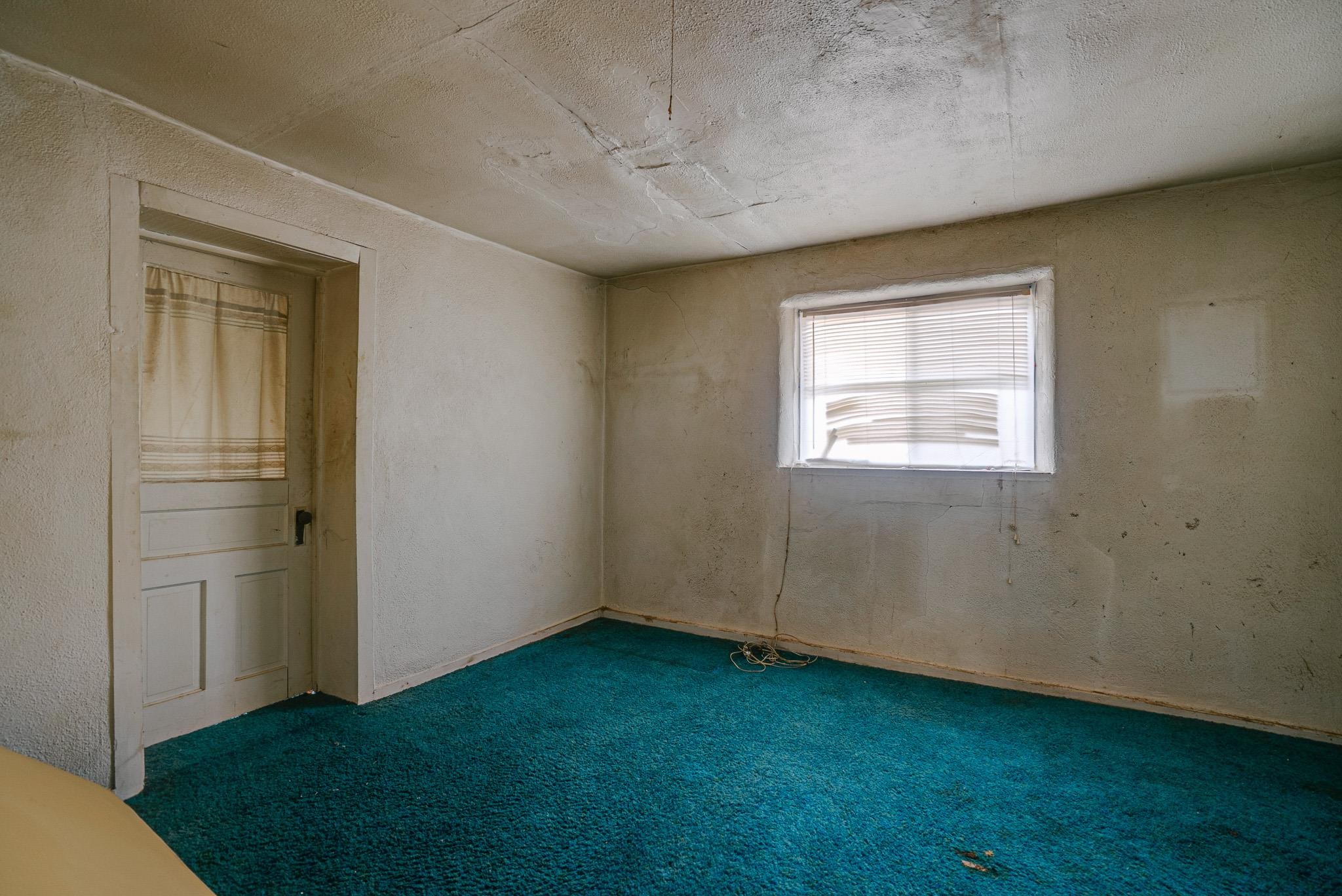 Ranchos De Taos, New Mexico 87557, United States, 2 Bedrooms Bedrooms, ,1 BathroomBathrooms,Residential,Active,236005