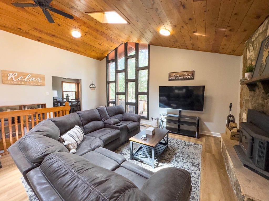 Photo of 25 Broadmoor Way, Angel Fire, NM 87710 (MLS # 113014)