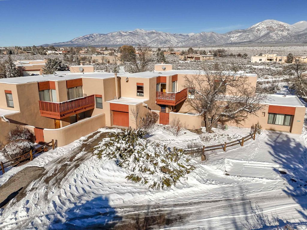 Photo of 10 Comanche Court B2 Ct #B-2, El Prado, NM 87529 (MLS # 114460)