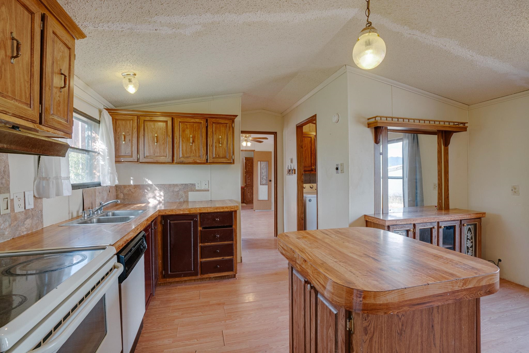 Taos, New Mexico 87571, United States, 2 Bedrooms Bedrooms, ,2 BathroomsBathrooms,Residential,Active,167956