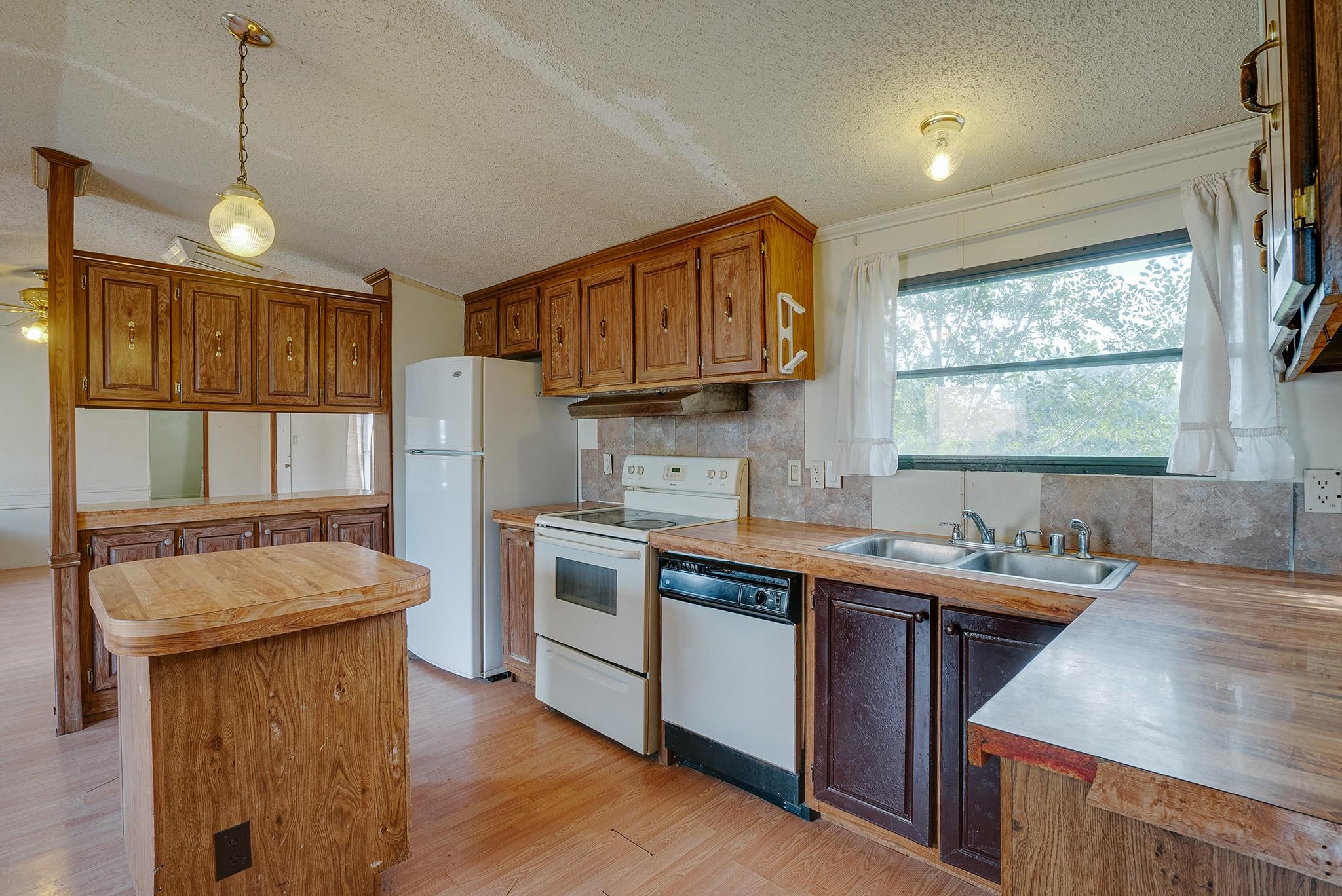 Taos, New Mexico 87571, United States, 2 Bedrooms Bedrooms, ,2 BathroomsBathrooms,Residential,Active,167956