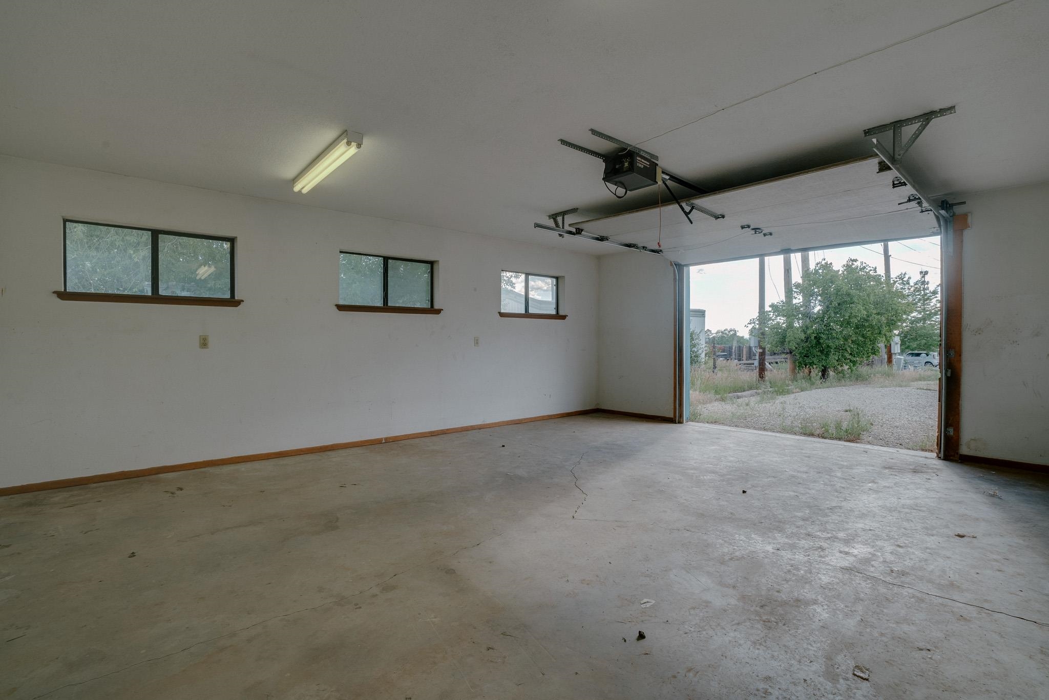 Taos, New Mexico 87571, United States, 2 Bedrooms Bedrooms, ,2 BathroomsBathrooms,Residential,Active,167956