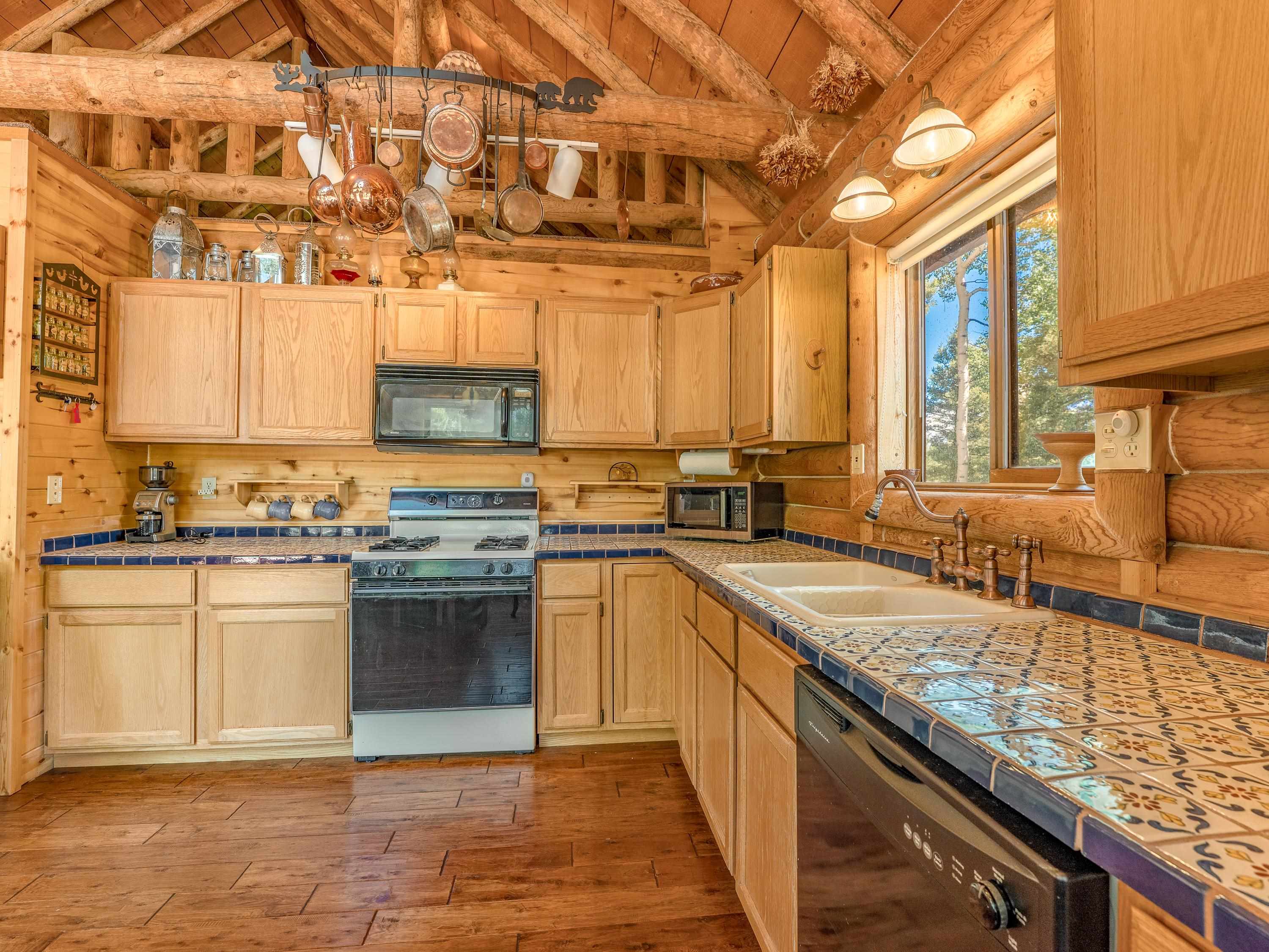 Angel Fire, New Mexico 87710, United States, 3 Bedrooms Bedrooms, ,2 BathroomsBathrooms,Residential,Pending,181770