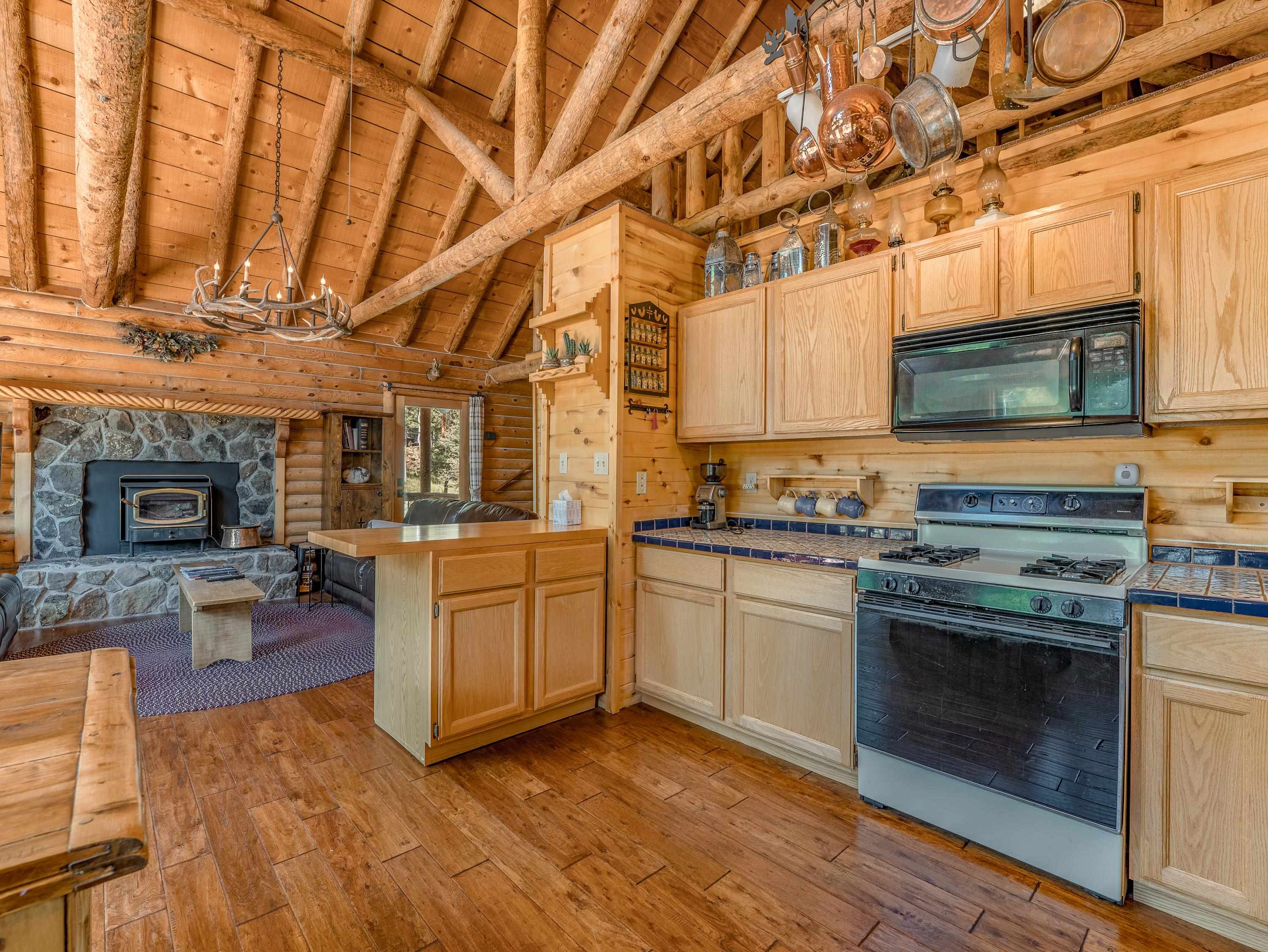 Angel Fire, New Mexico 87710, United States, 3 Bedrooms Bedrooms, ,2 BathroomsBathrooms,Residential,Pending,181770