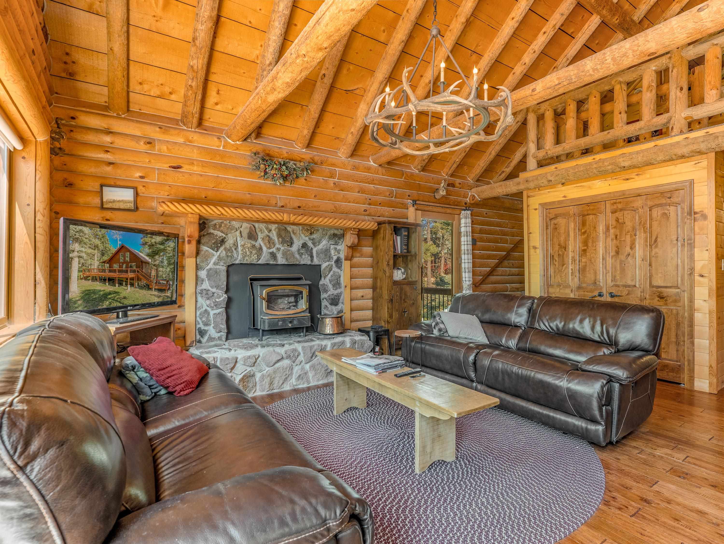 Angel Fire, New Mexico 87710, United States, 3 Bedrooms Bedrooms, ,2 BathroomsBathrooms,Residential,Pending,181770