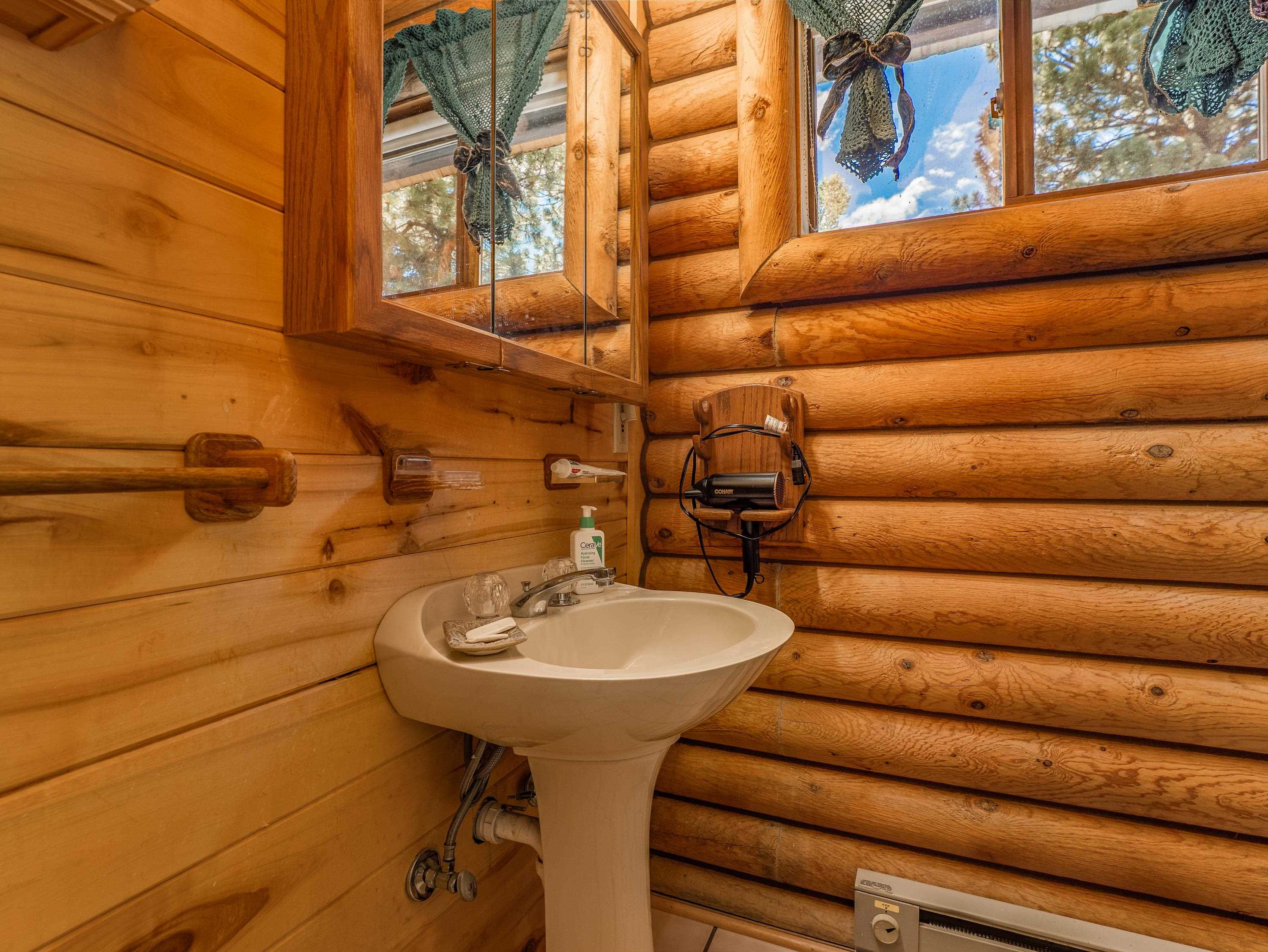 Angel Fire, New Mexico 87710, United States, 3 Bedrooms Bedrooms, ,2 BathroomsBathrooms,Residential,Pending,181770