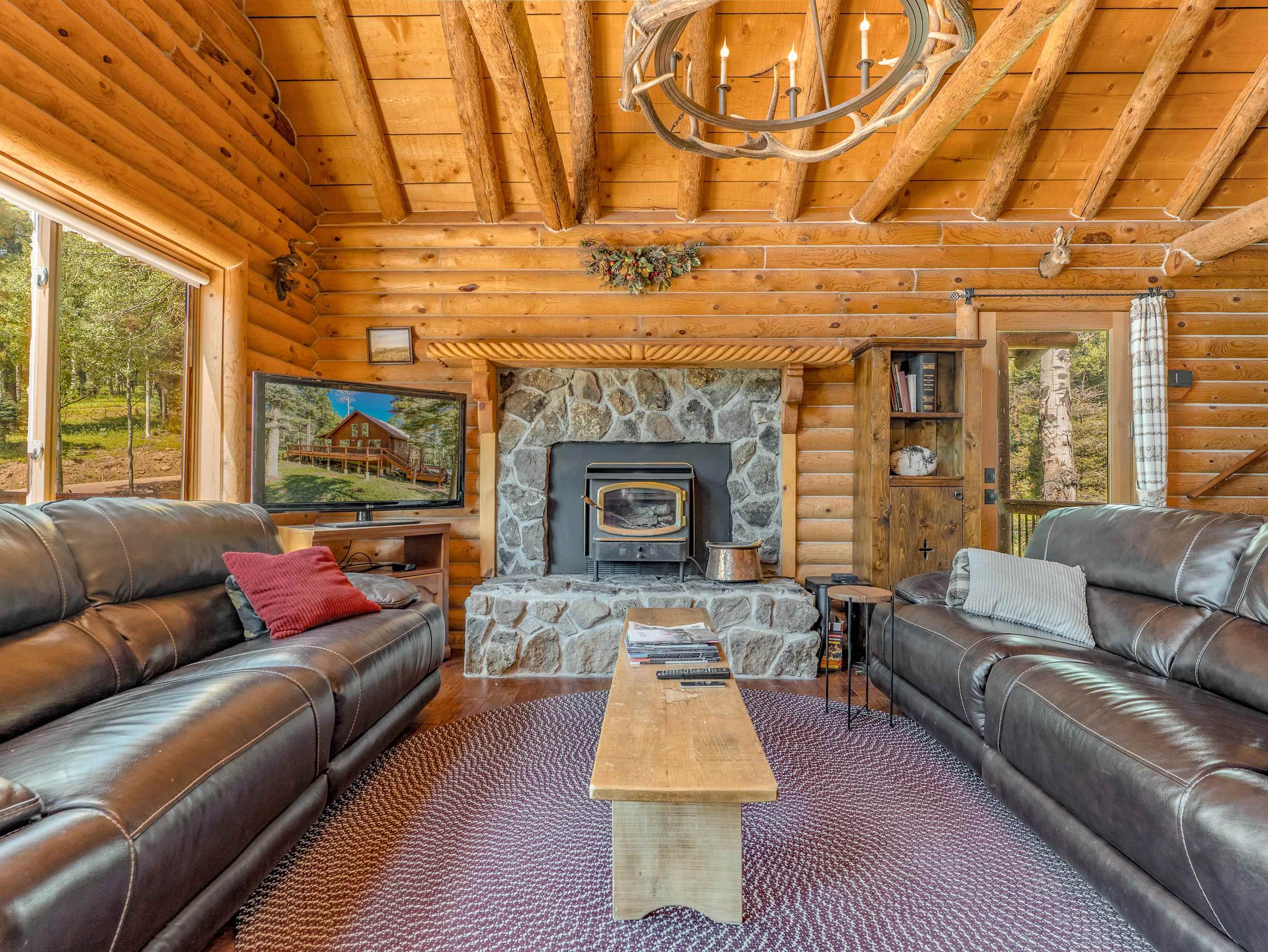 Angel Fire, New Mexico 87710, United States, 3 Bedrooms Bedrooms, ,2 BathroomsBathrooms,Residential,Pending,181770