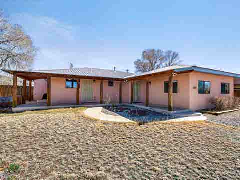Homes For Sale - 711 Cavalry Court<br/> Taos, NM 87564