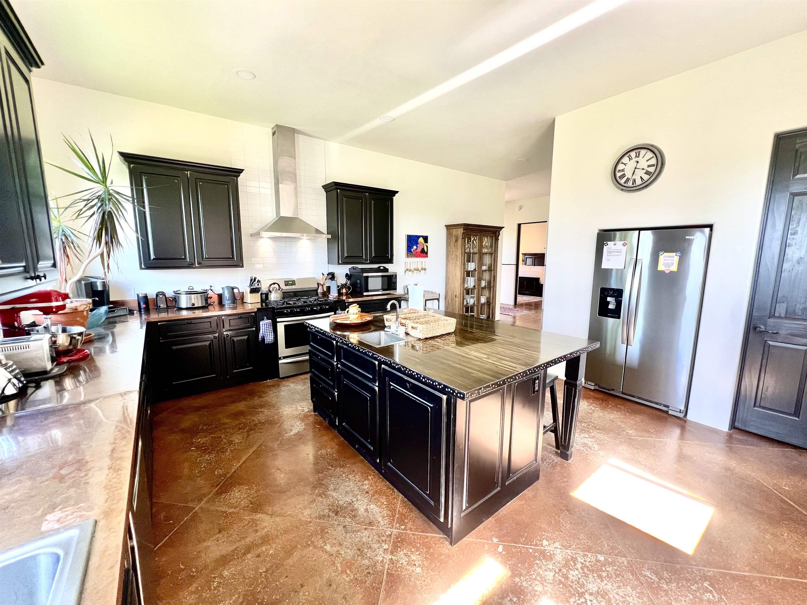 8 Golf Course Drive, Ranchos de Taos, New Mexico image 25