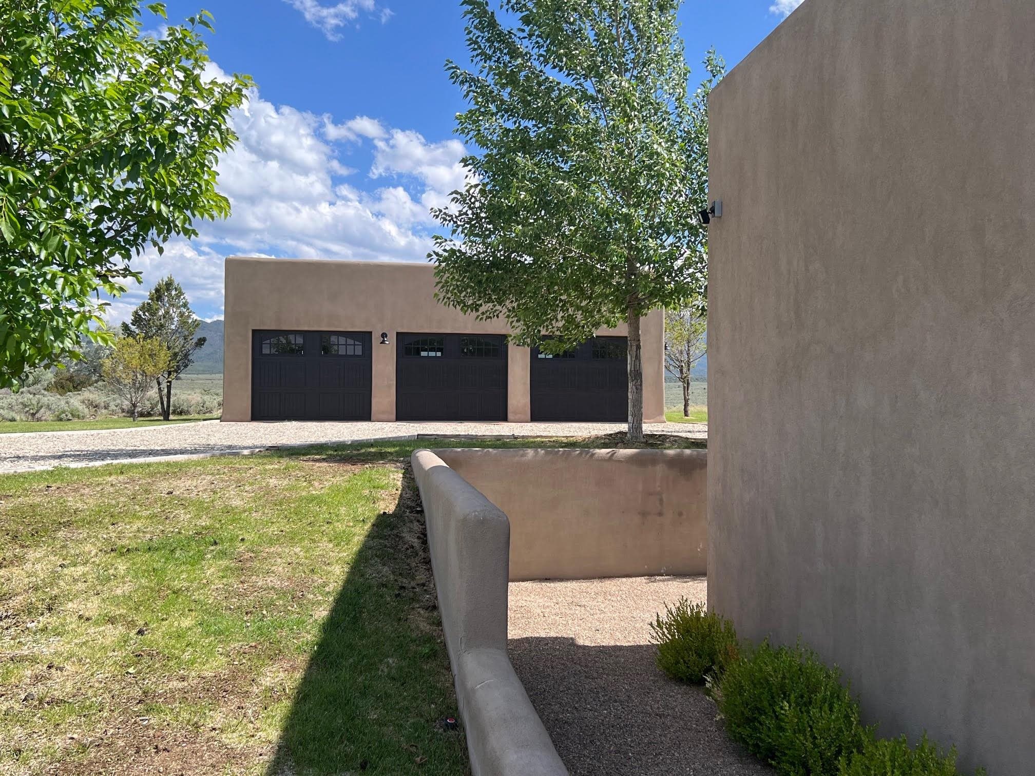 8 Golf Course Drive, Ranchos de Taos, New Mexico image 8