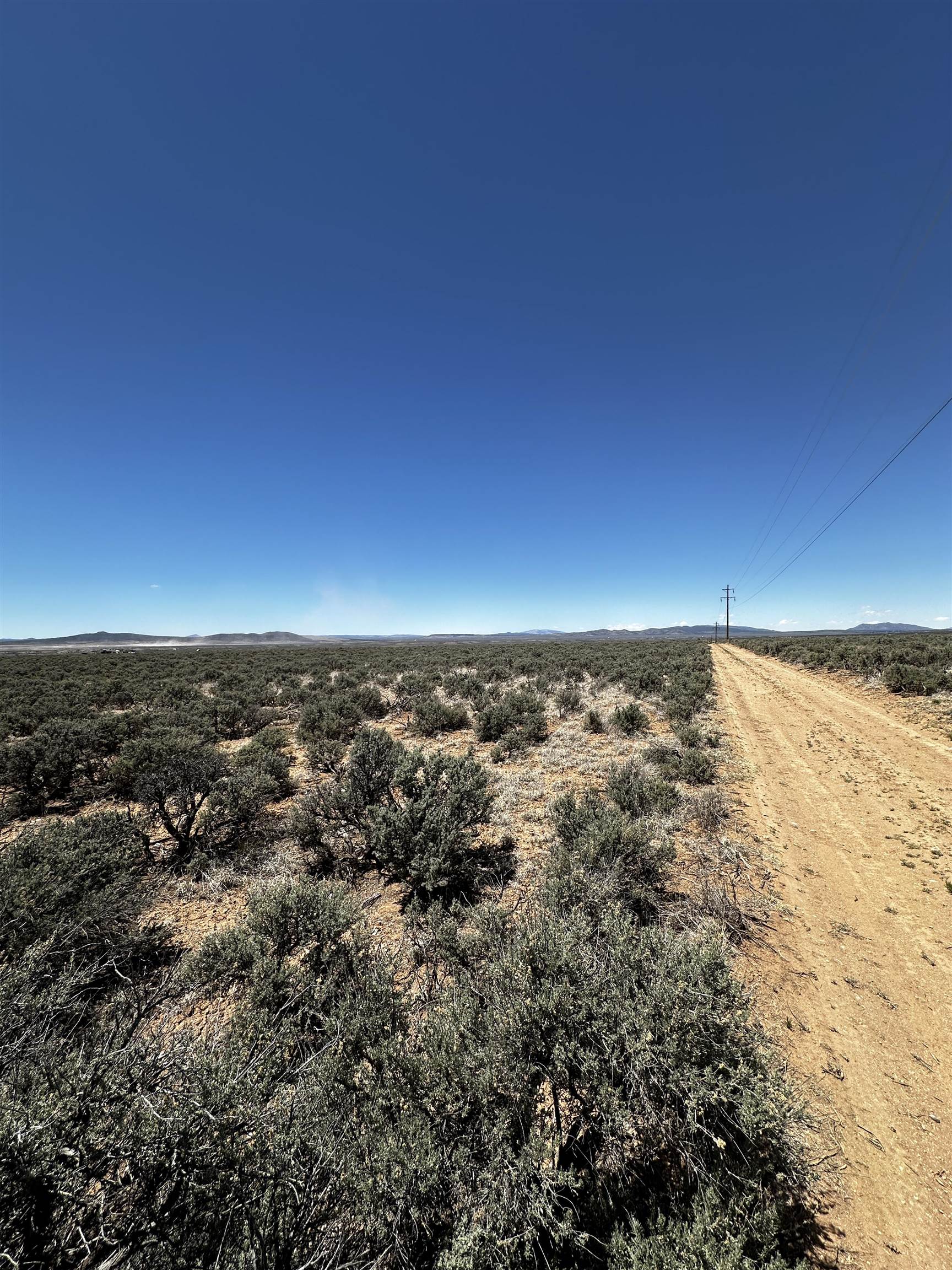 Off Gravel Pit Road, Taos, New Mexico image 23