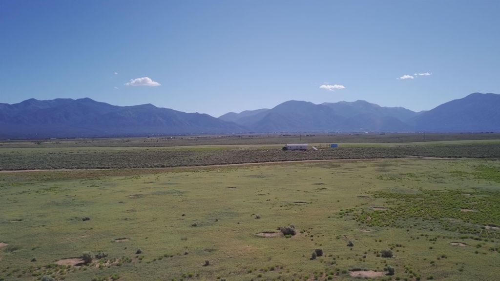 Photo of tbd Gravel Pit Road, El Prado, NM 87529 (MLS # 113858)