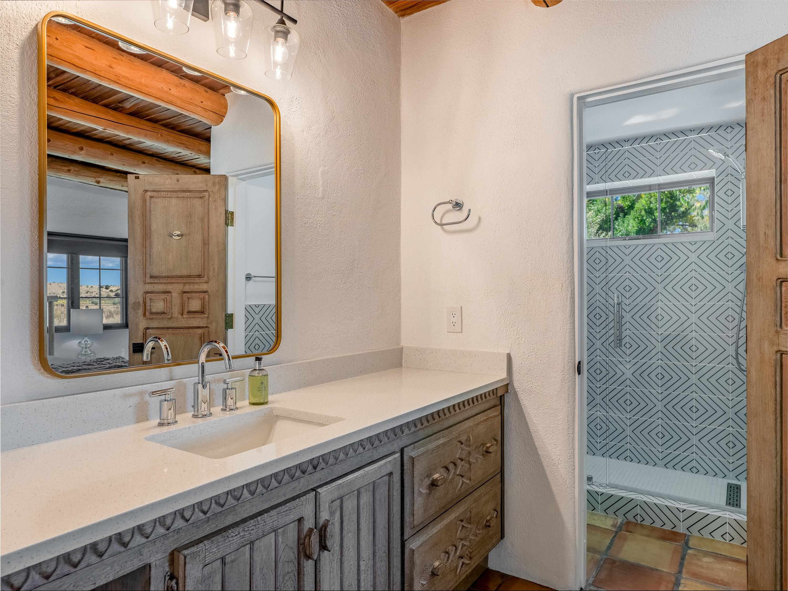 Taos, New Mexico 87571, United States, 9 Bedrooms Bedrooms, ,10 BathroomsBathrooms,Residential,Active,202464