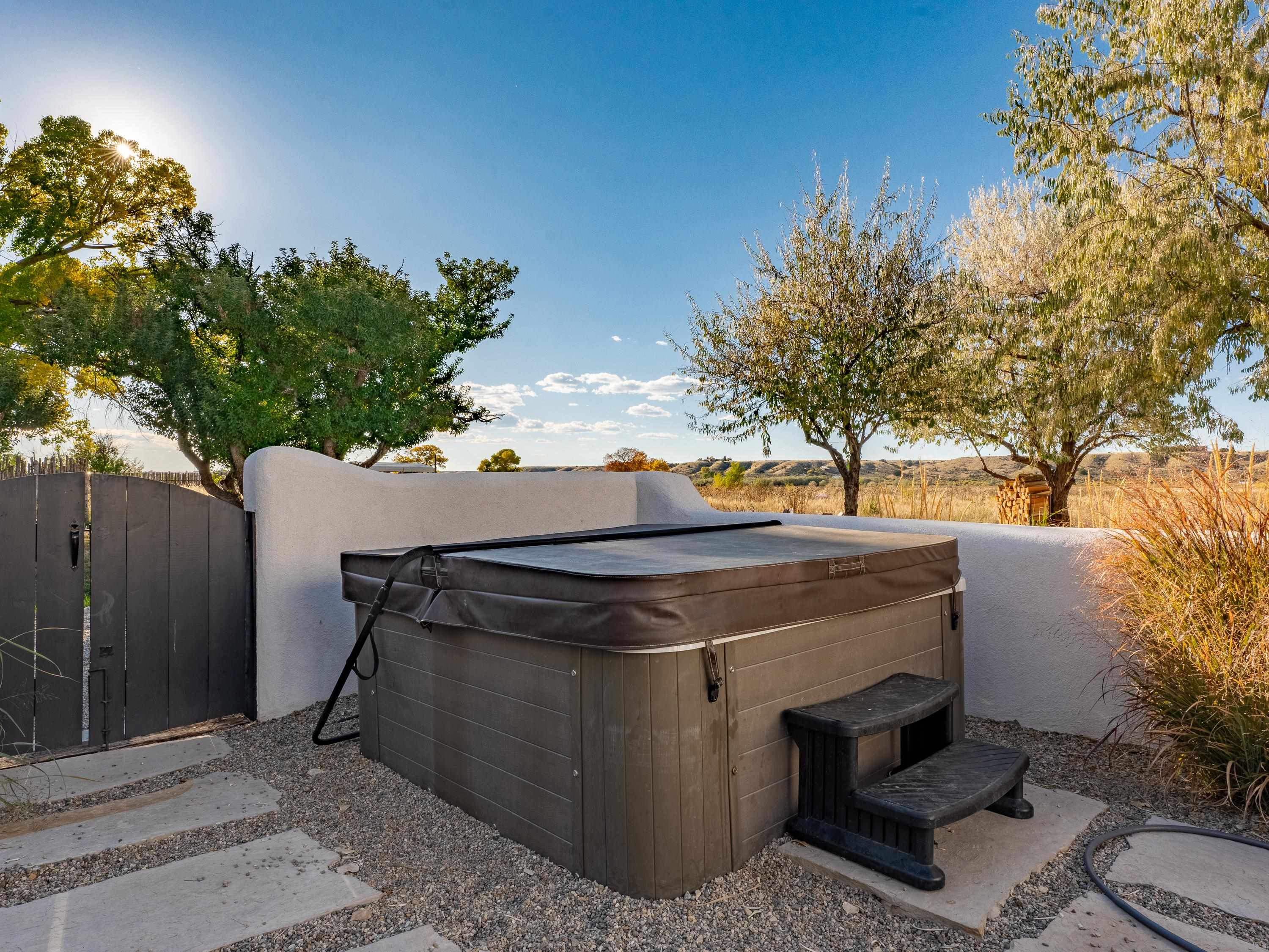 Taos, New Mexico 87571, United States, 9 Bedrooms Bedrooms, ,10 BathroomsBathrooms,Residential,Active,202464