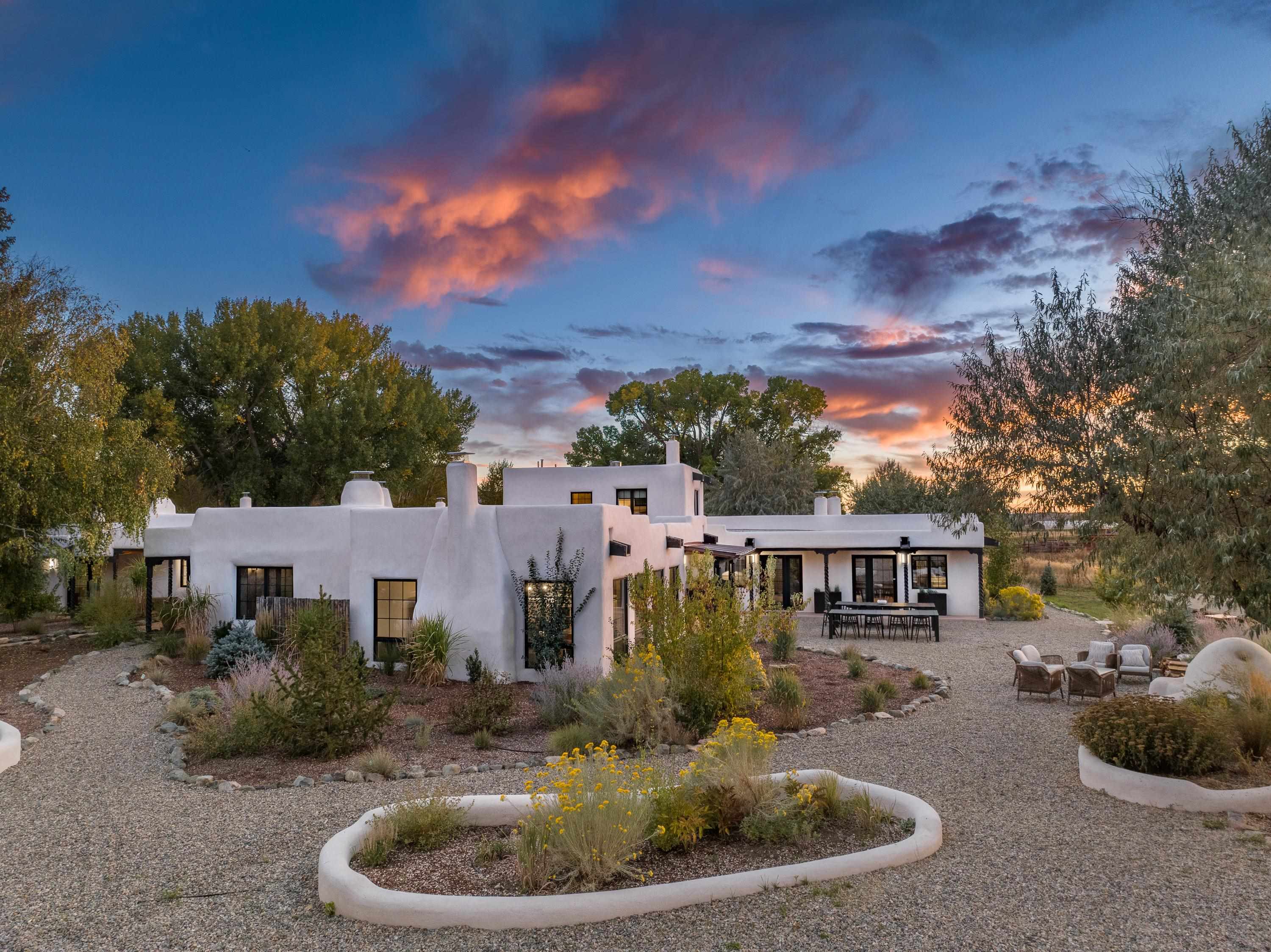 Taos, New Mexico 87571, United States, 9 Bedrooms Bedrooms, ,10 BathroomsBathrooms,Residential,Active,202464