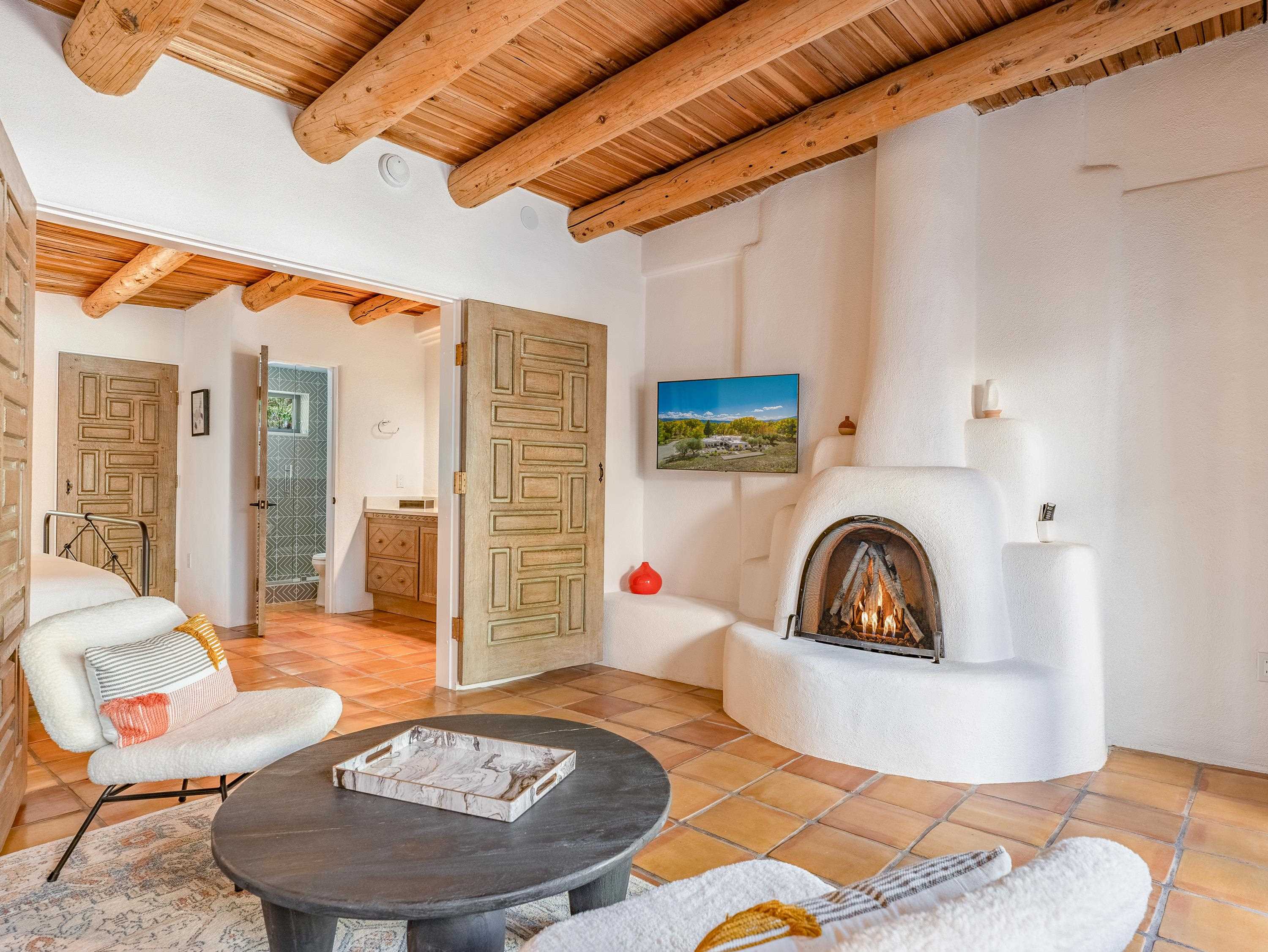 Taos, New Mexico 87571, United States, 9 Bedrooms Bedrooms, ,10 BathroomsBathrooms,Residential,Active,202464