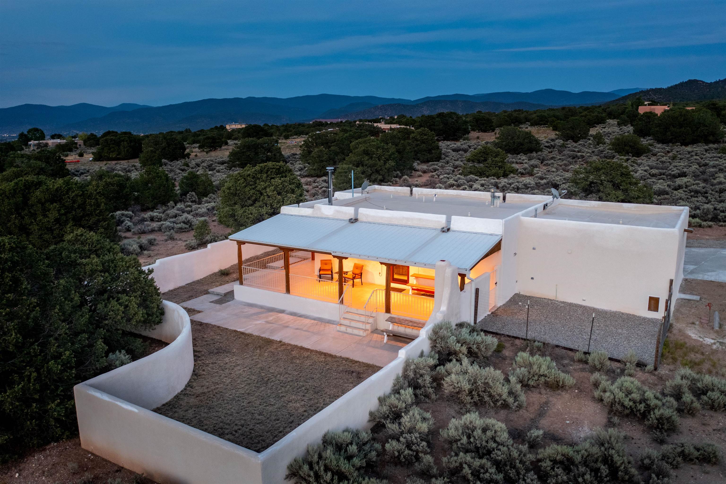 95 Stakeout Drive, Ranchos de Taos, New Mexico image 27