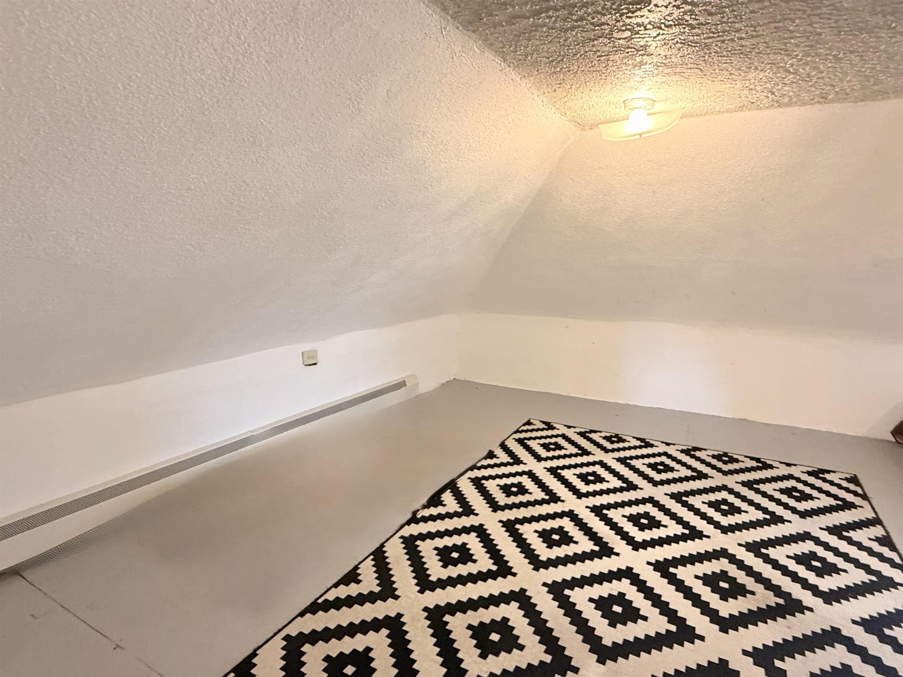427 Herdner Rd, Taos, New Mexico image 11