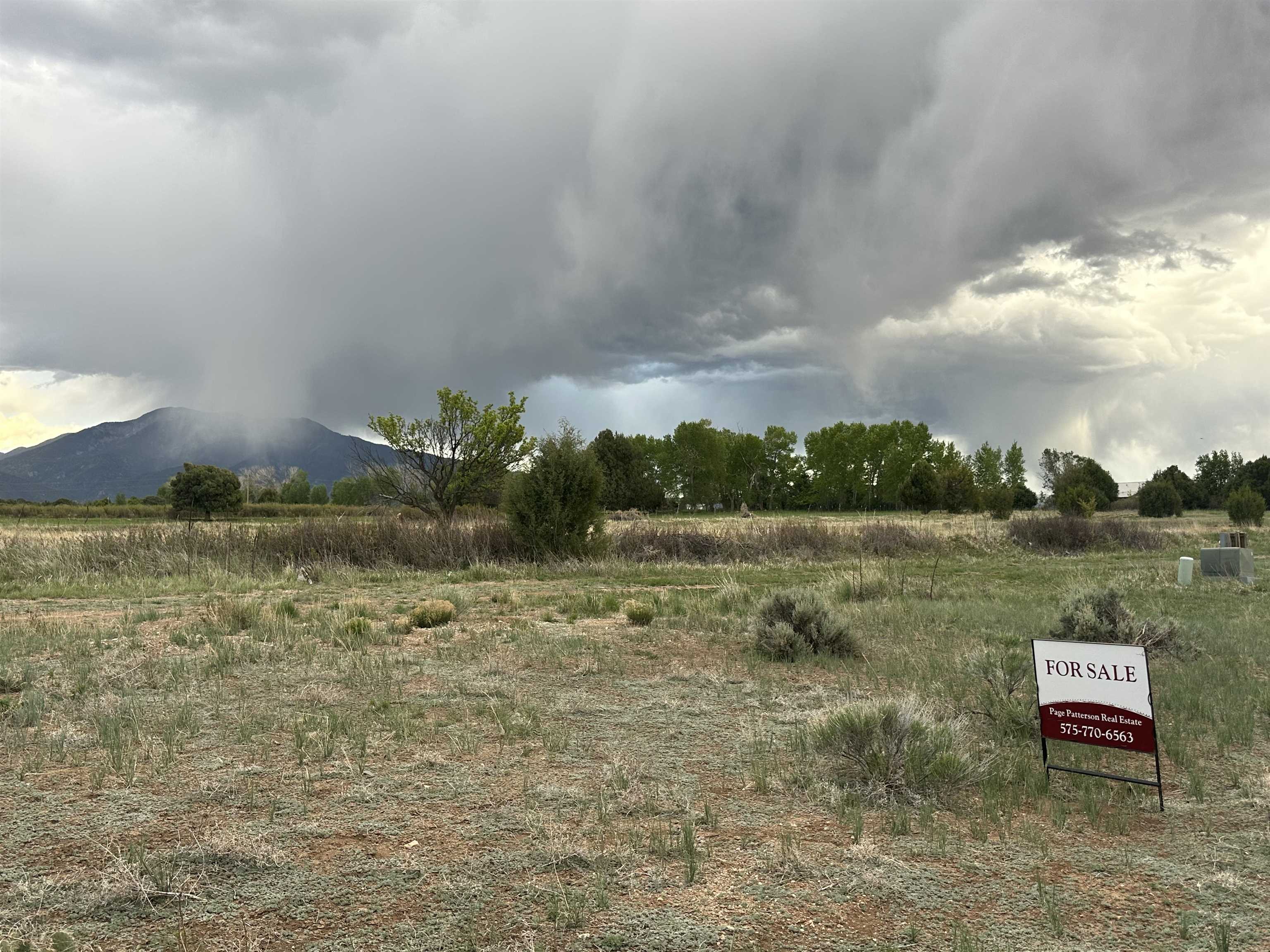 Off Vista Lejos, Arroyo Seco, New Mexico image 6
